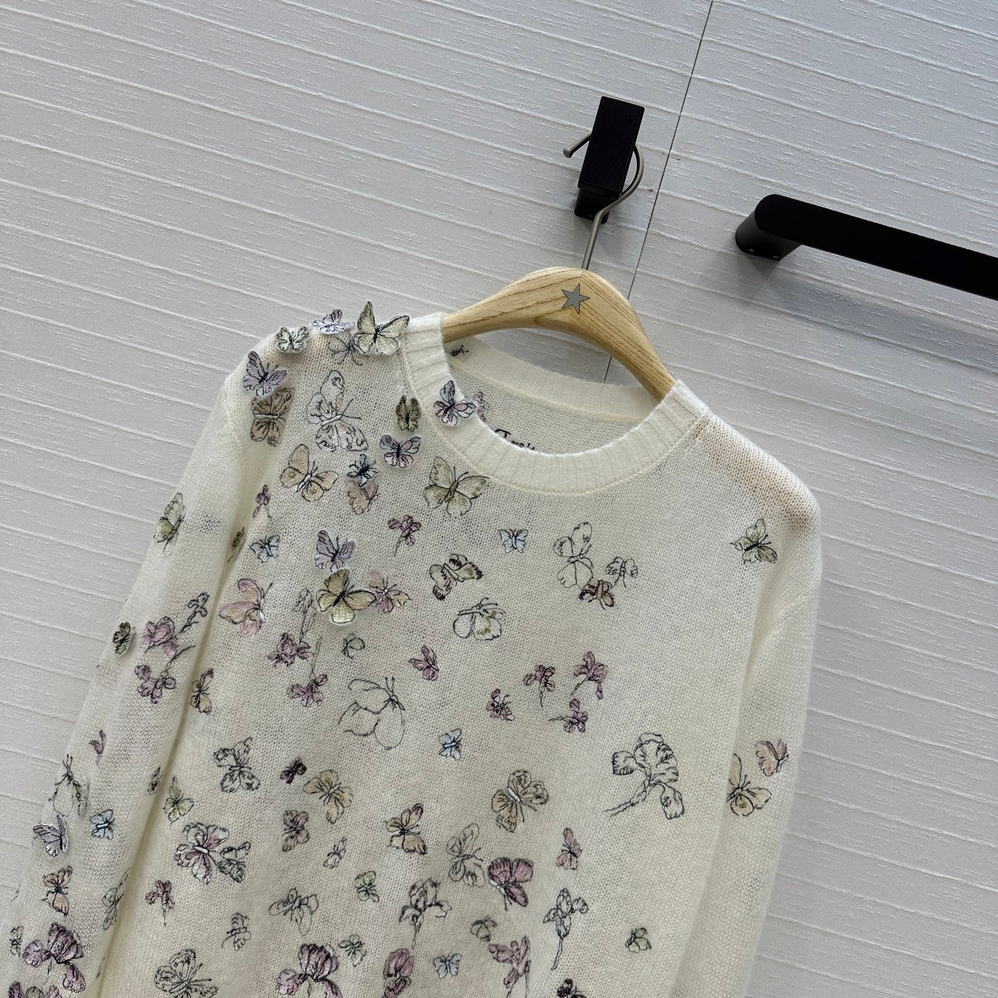 CD 25fw embroidery knitwear