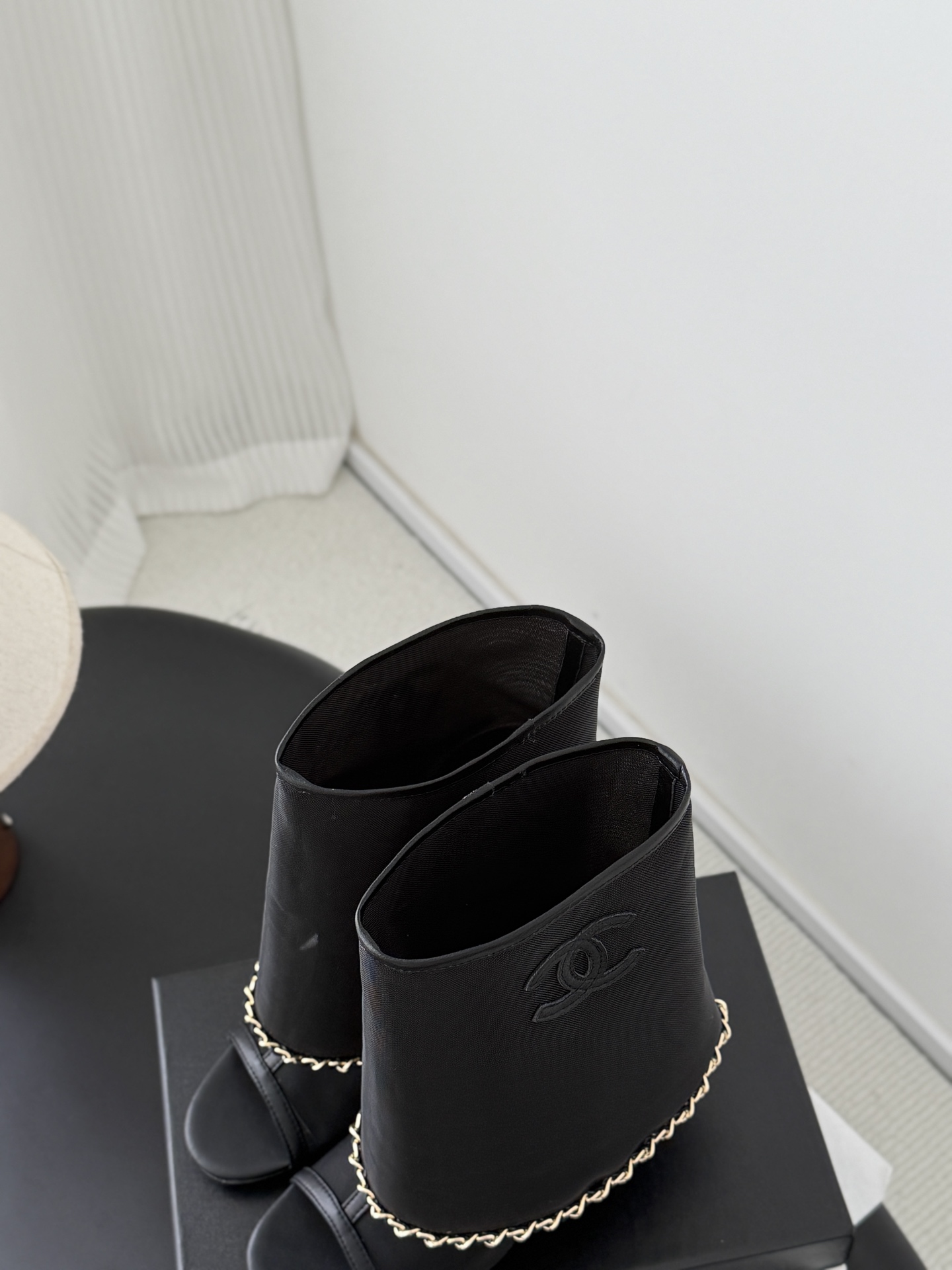 Chan 26K meash ankle boot