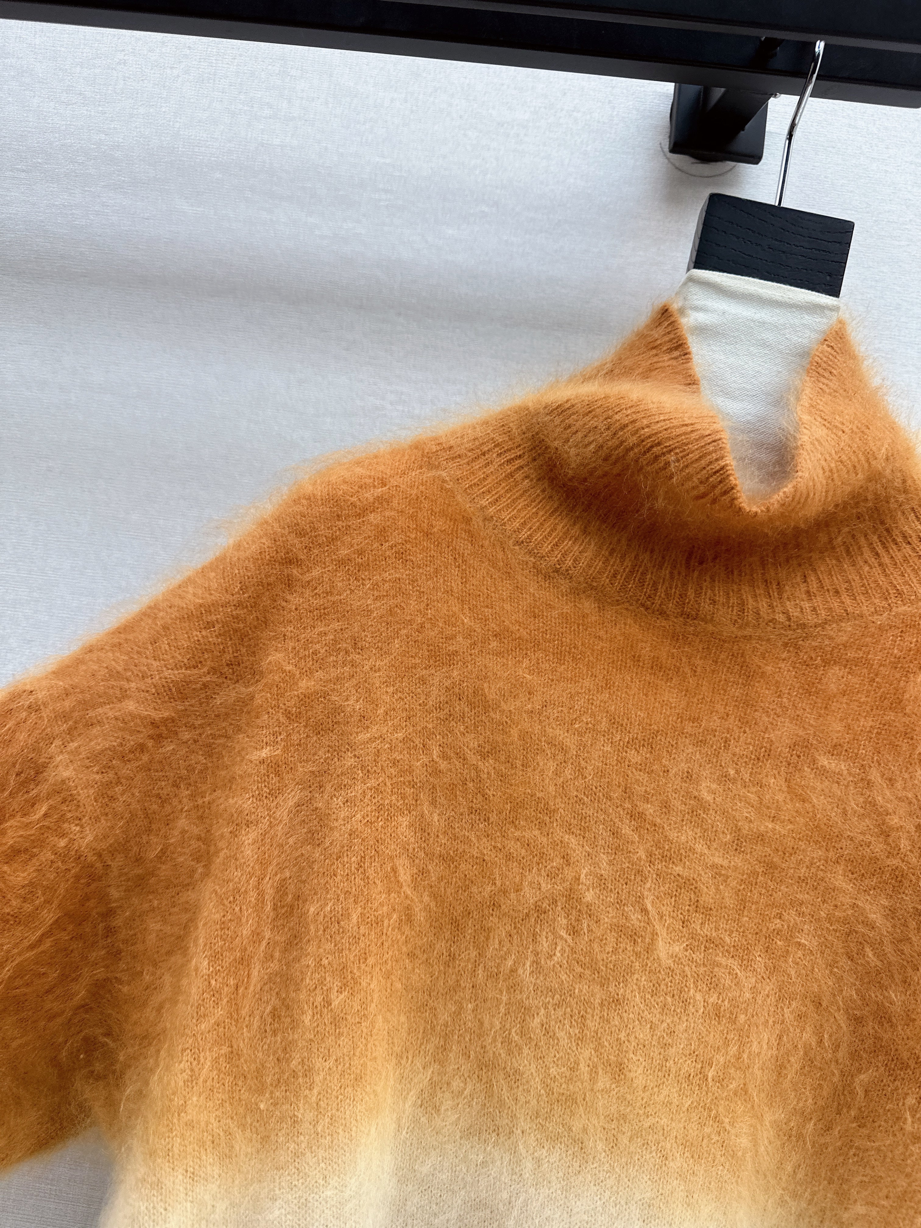 Max 26ss gradient colors sweater