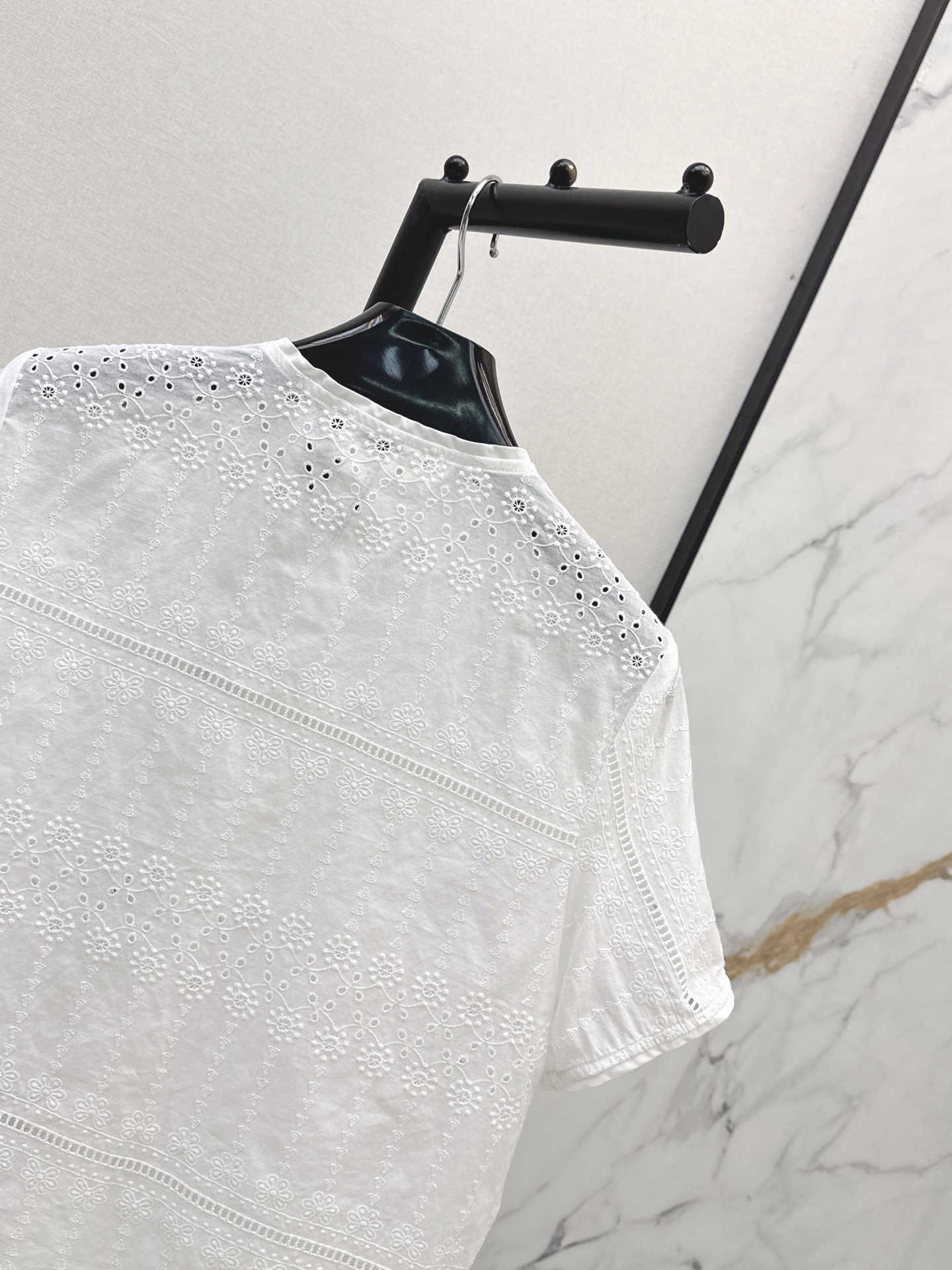 Celi 26ss hollow embroidery shirt