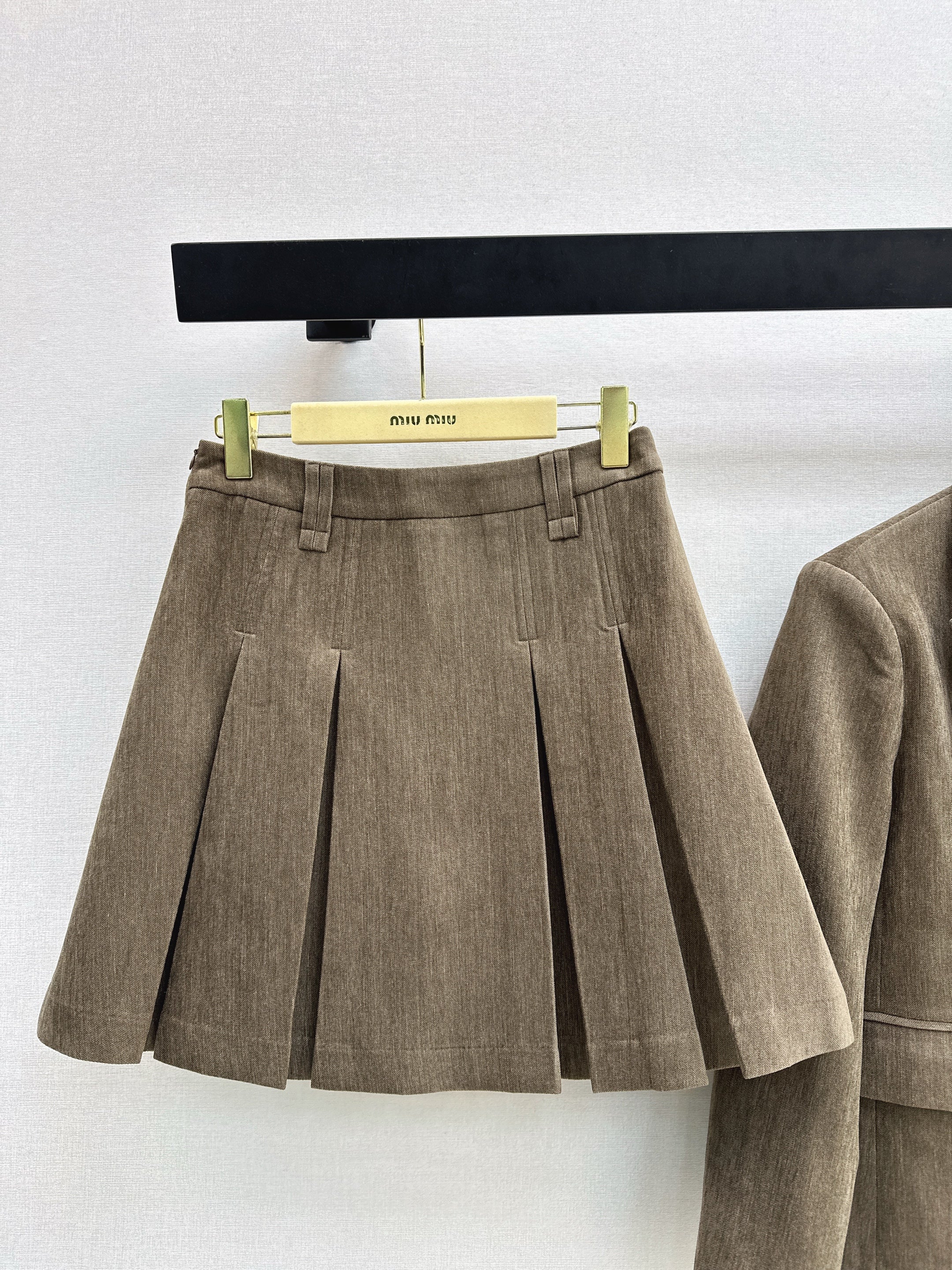 Miu 26ss suit jacket pleated skirts