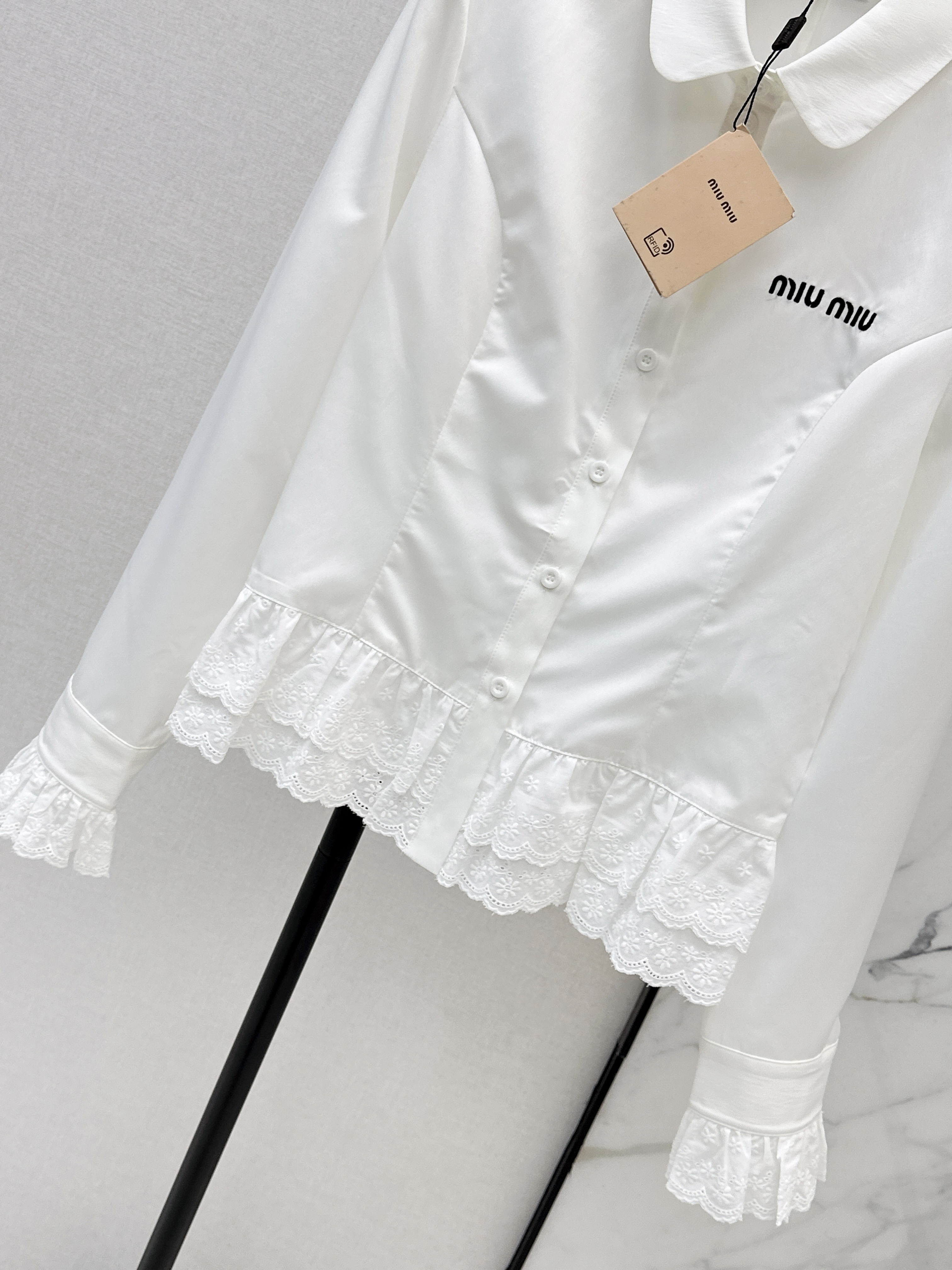 Miu 26ss lace contract shirts