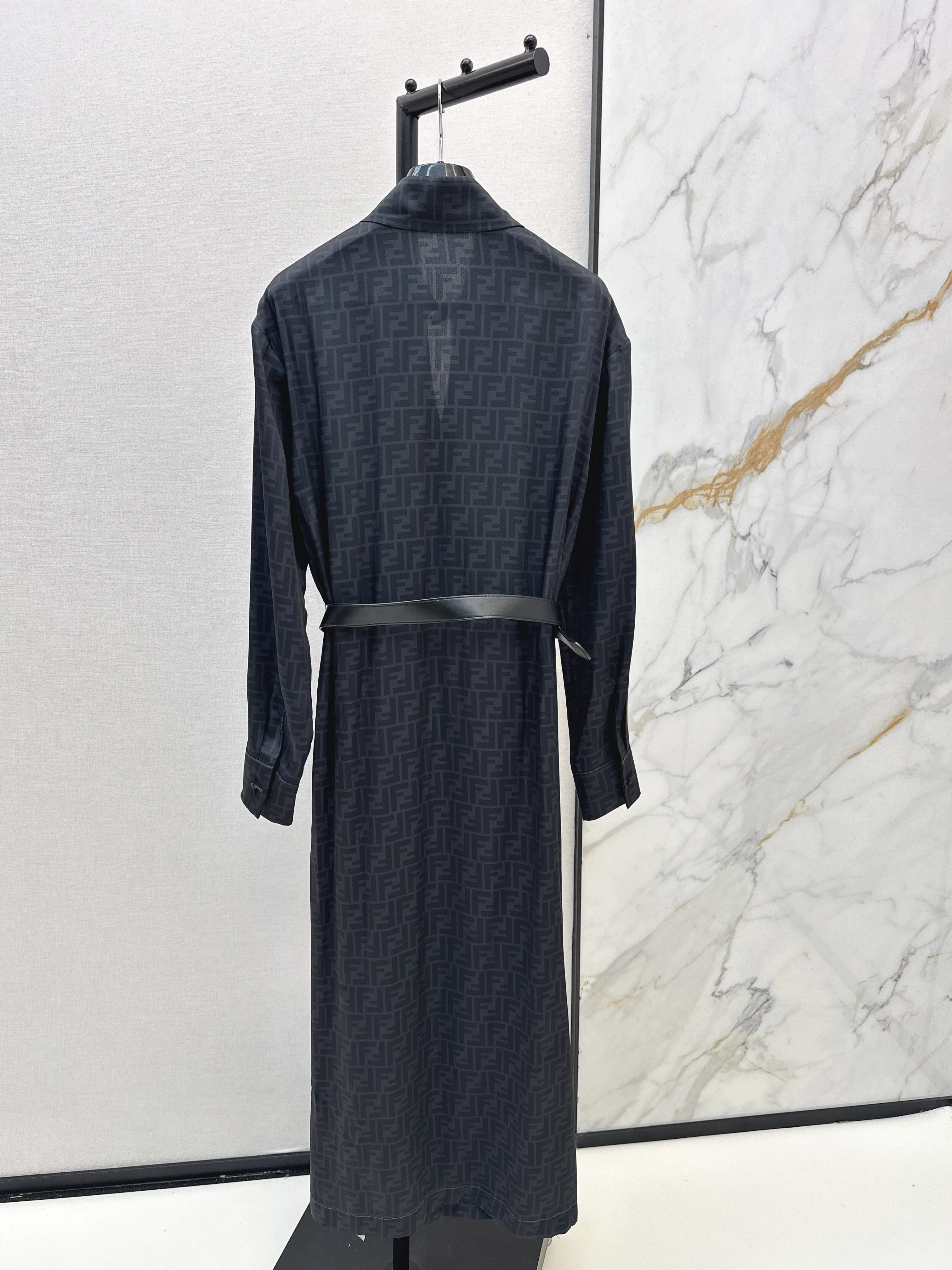 Fend 26ss silk dress with belted