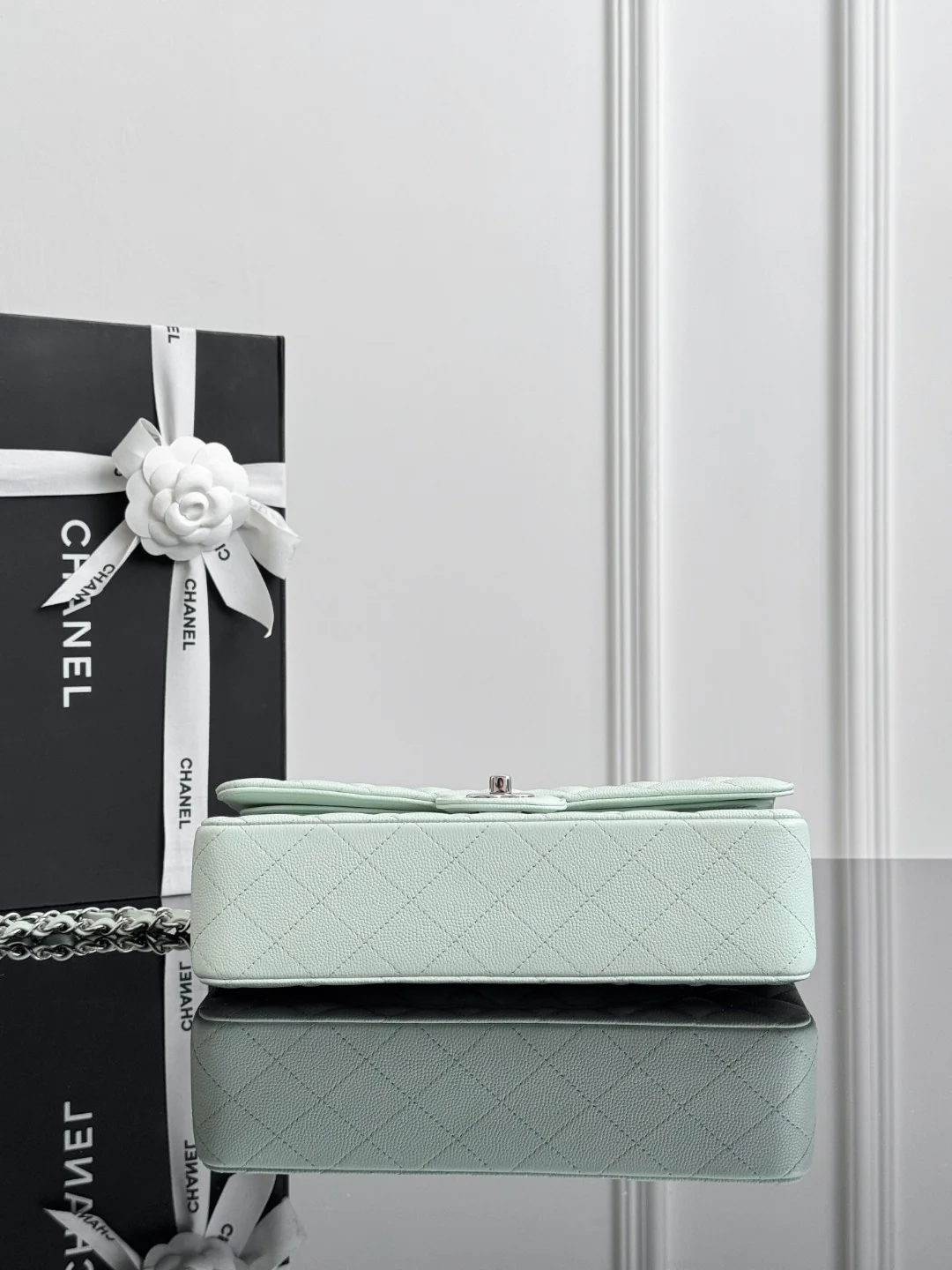 Chan cf25 chain shoulder bag