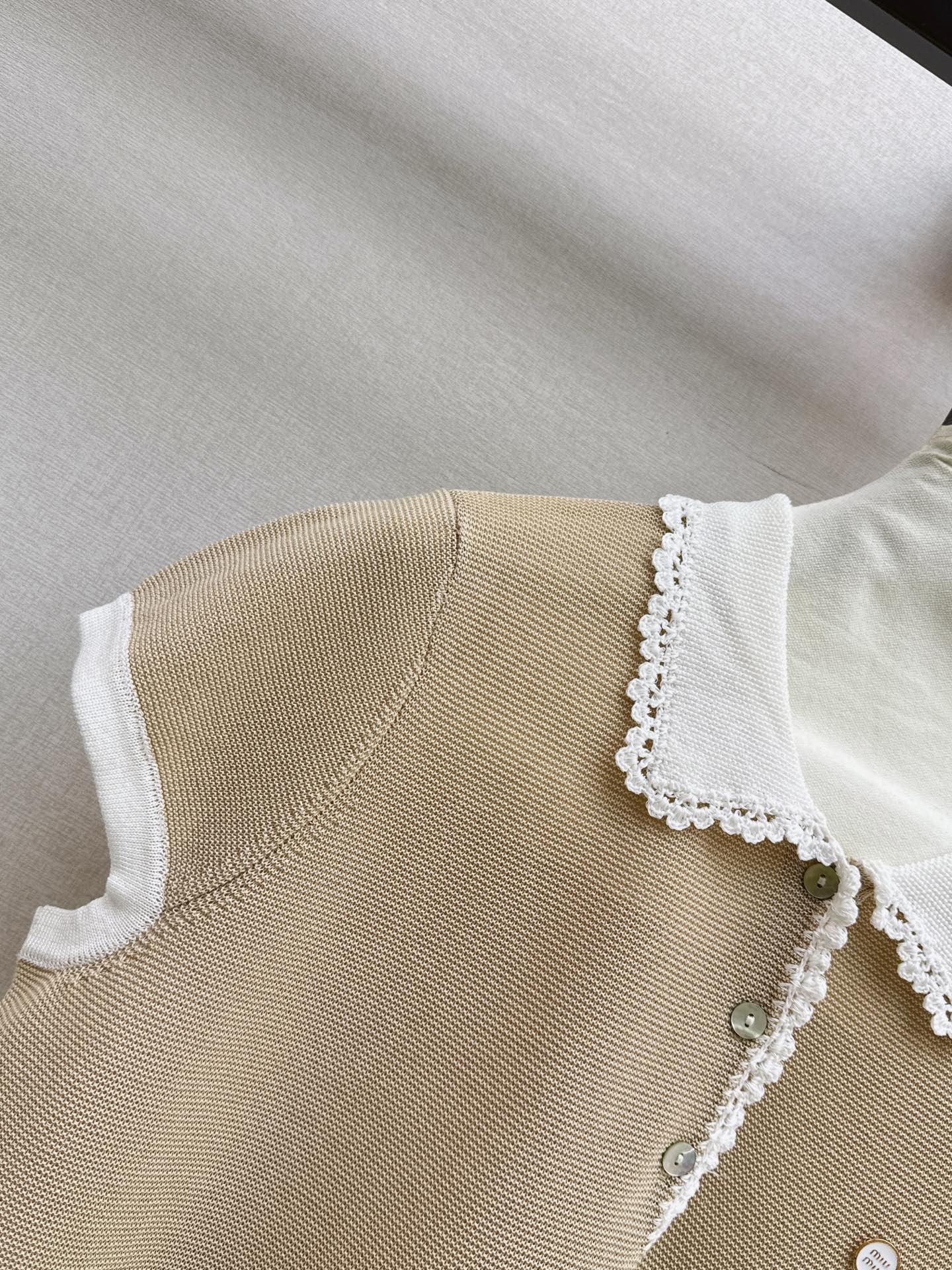 Miu 26ss sleeveless polo knitwear