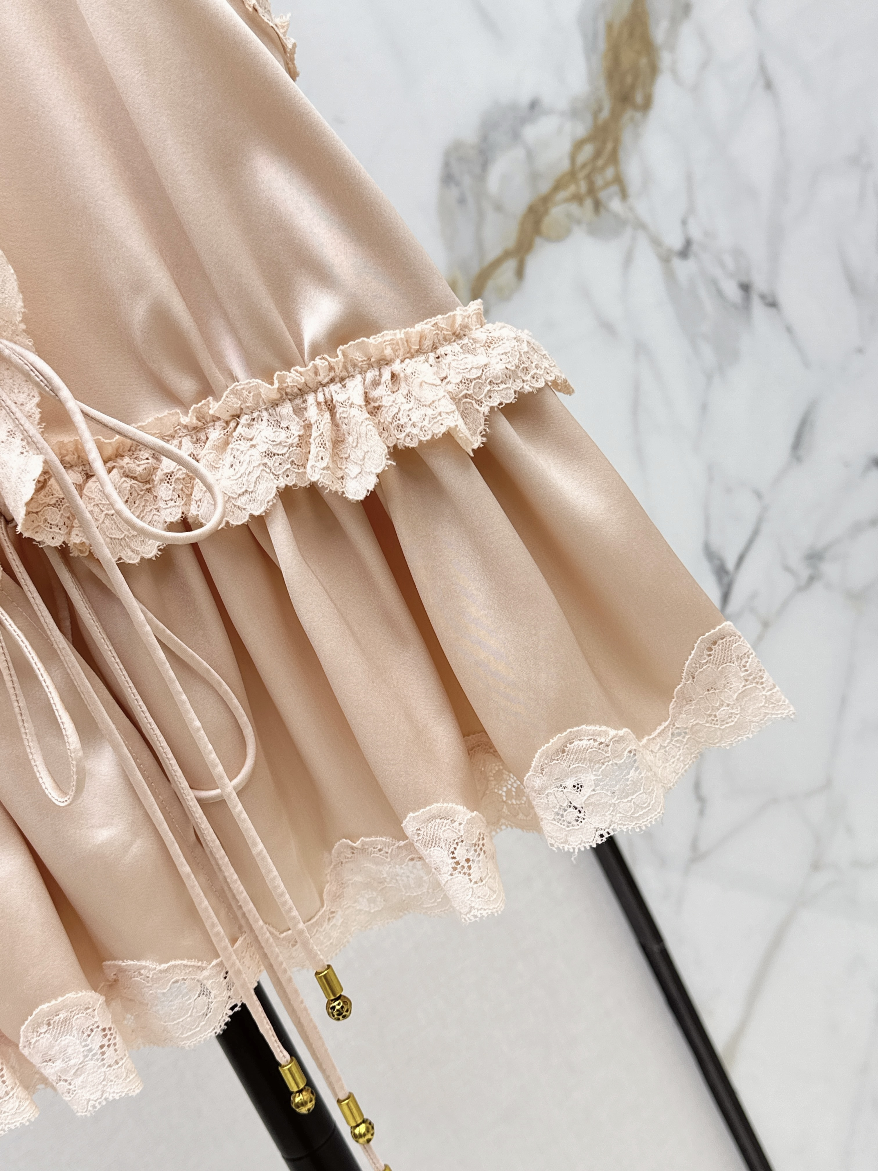 Chol 26ss lace v-neck top