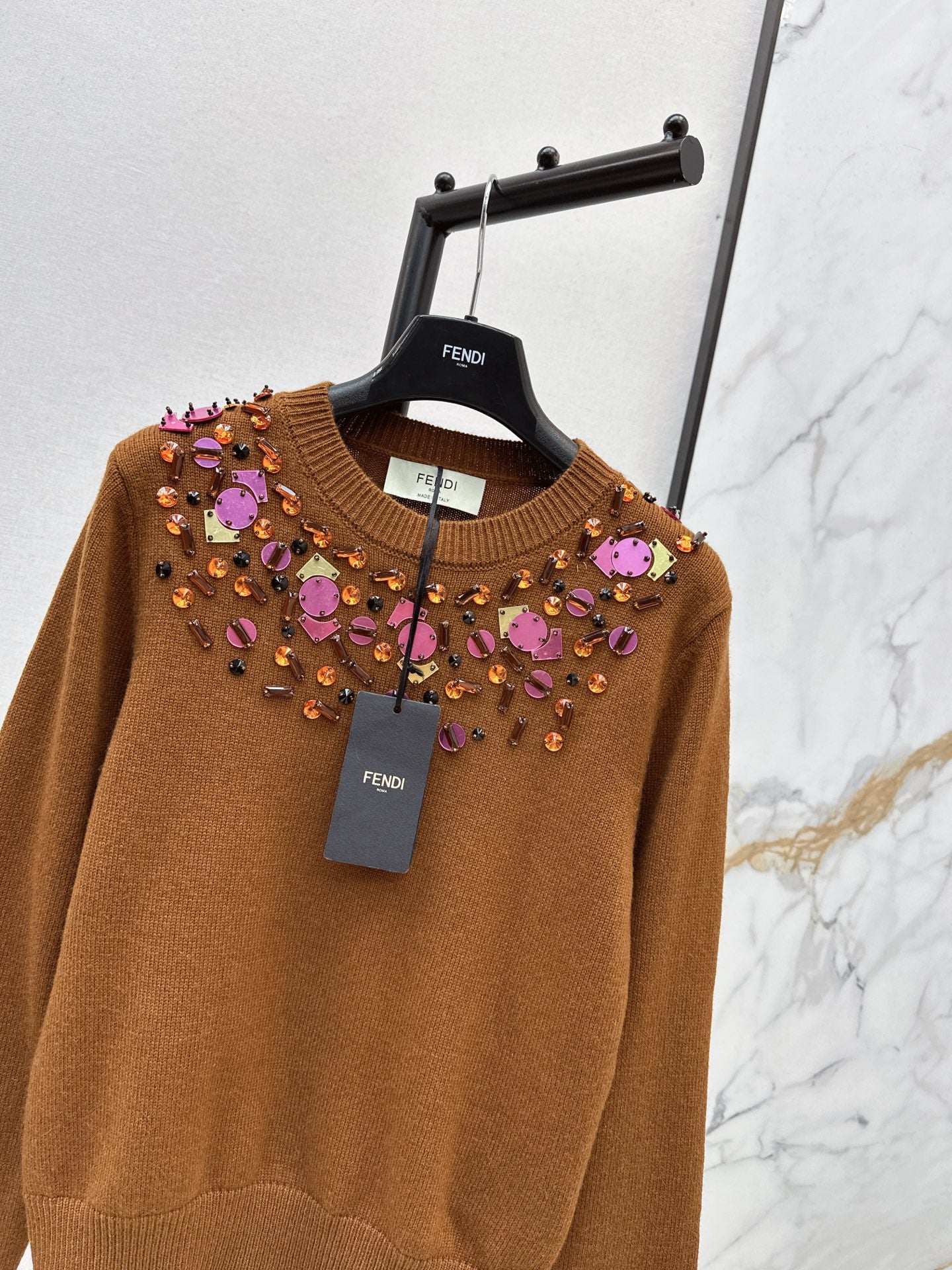 Fend 25fw embroidery sweater