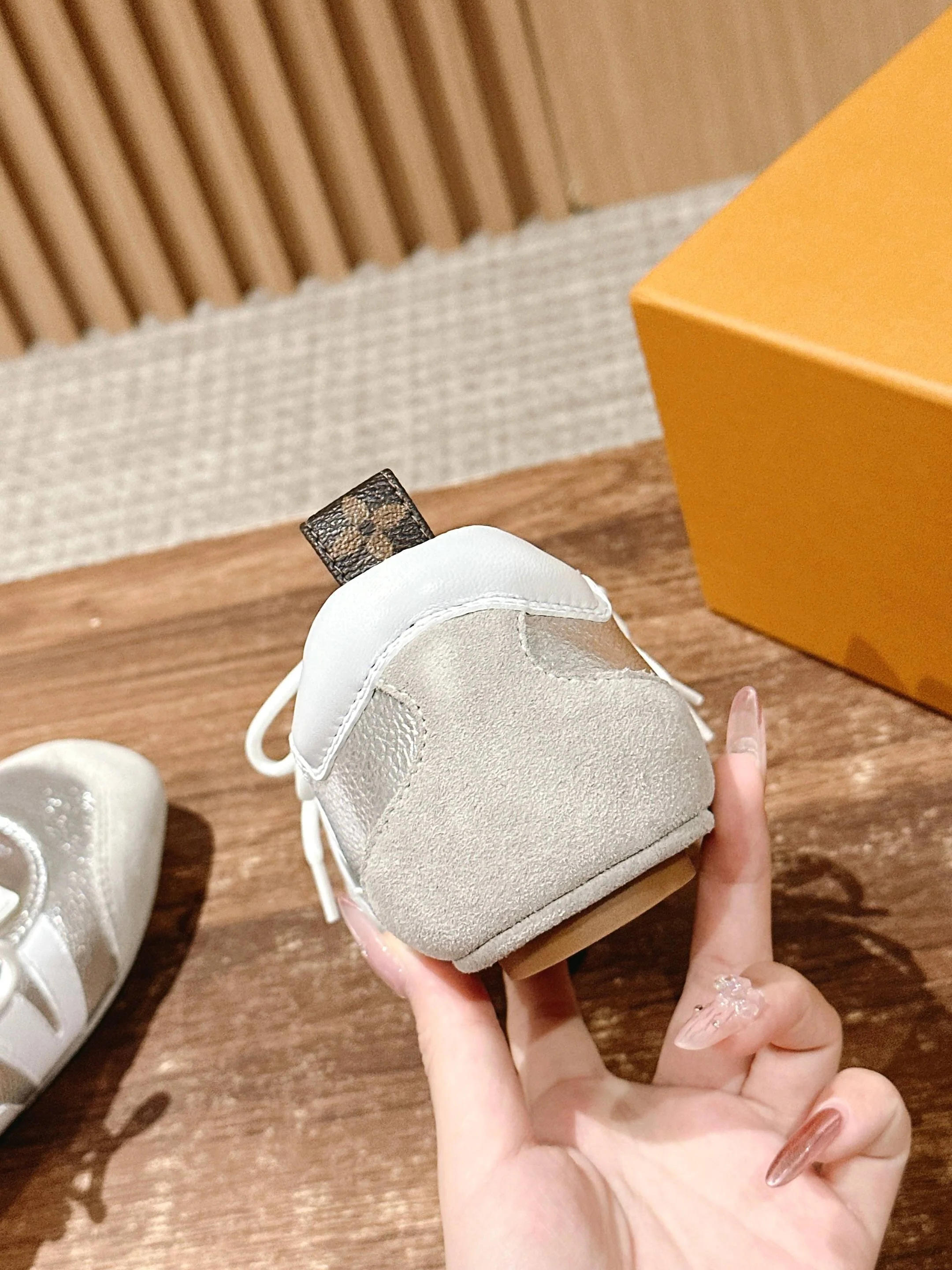 Loui 25fw sneaker