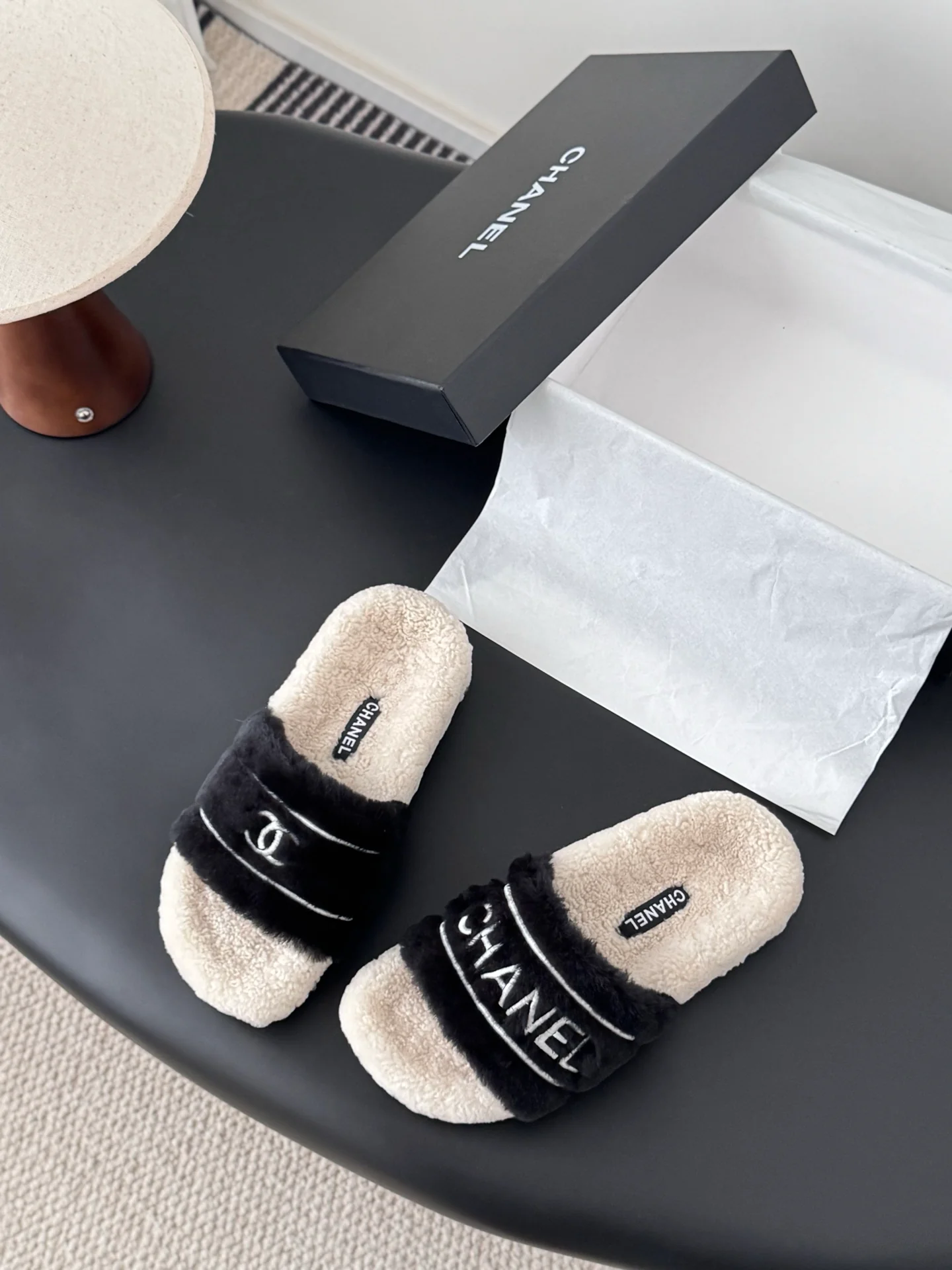 Chan 25fw fluffy slipper