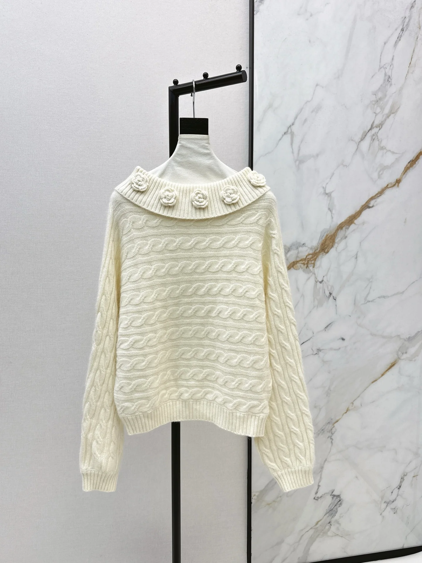 Chan 26ss off shoulder top sweater