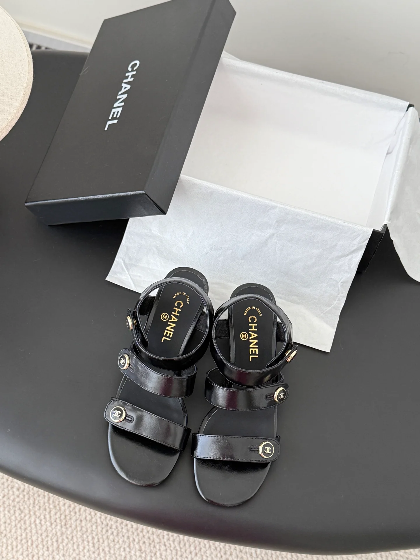 Chan 26ss sandals