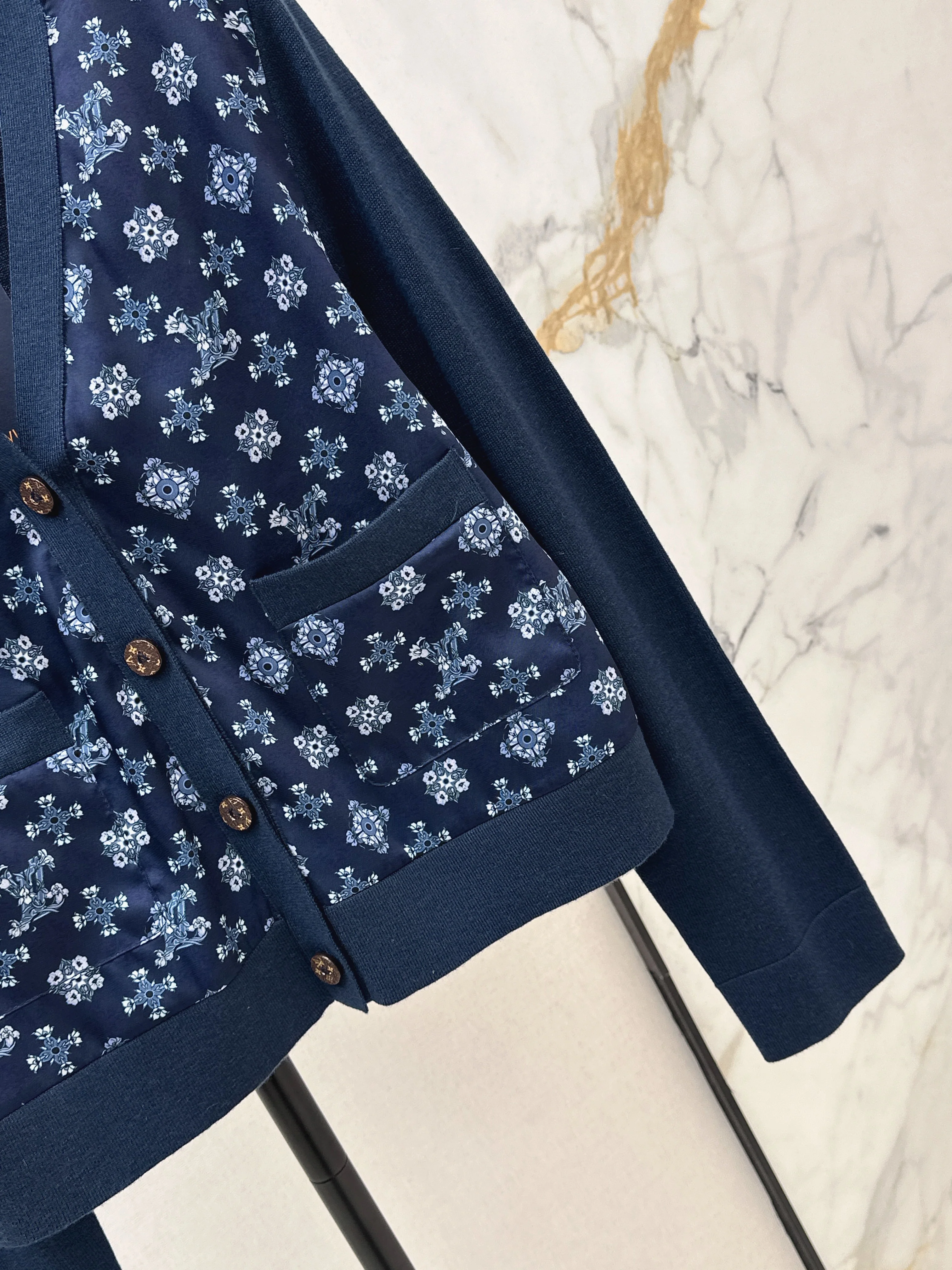 Louis 26ss print contract knit sweater