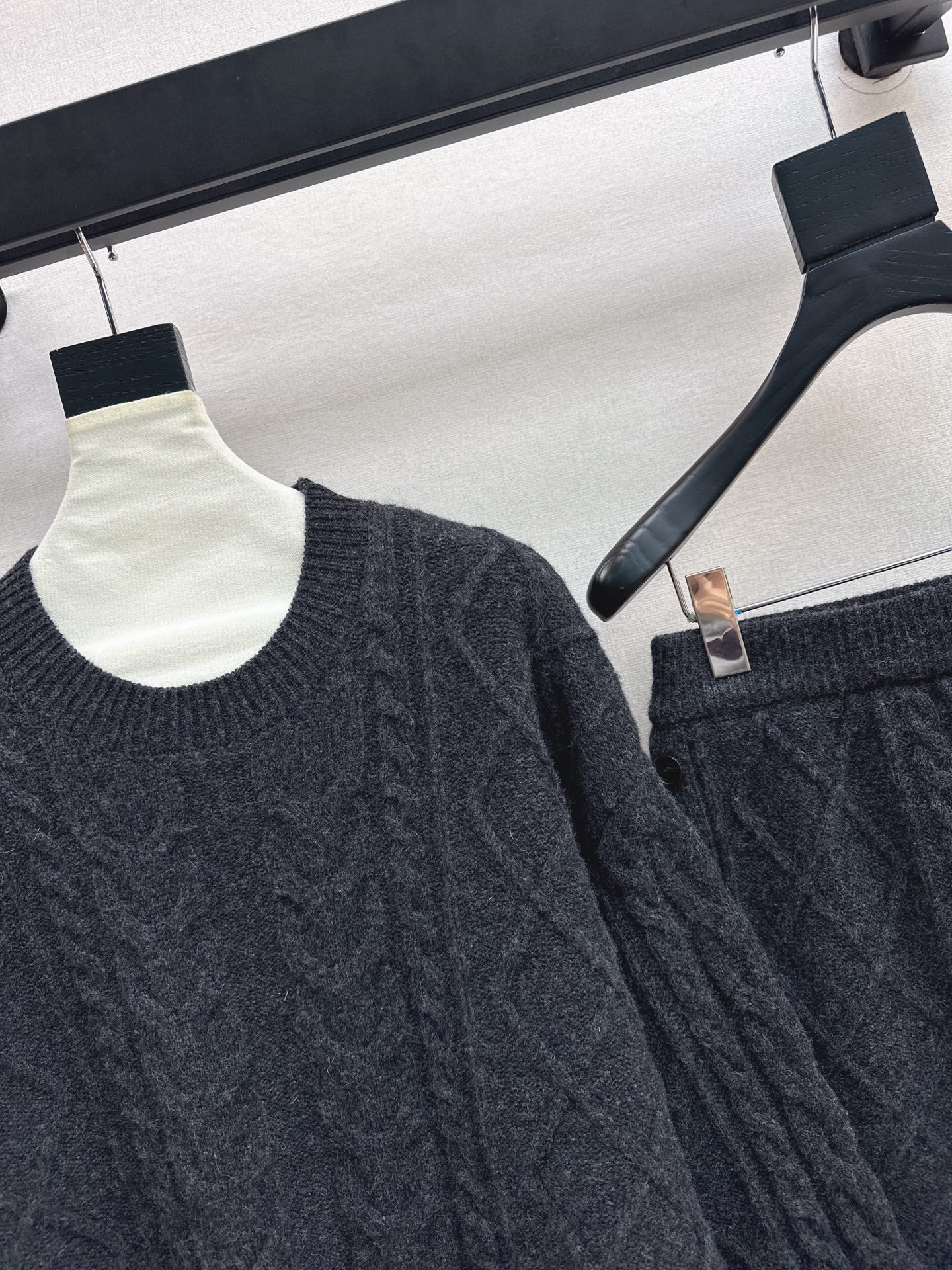 Max 26ss outfit sets sweater skirts