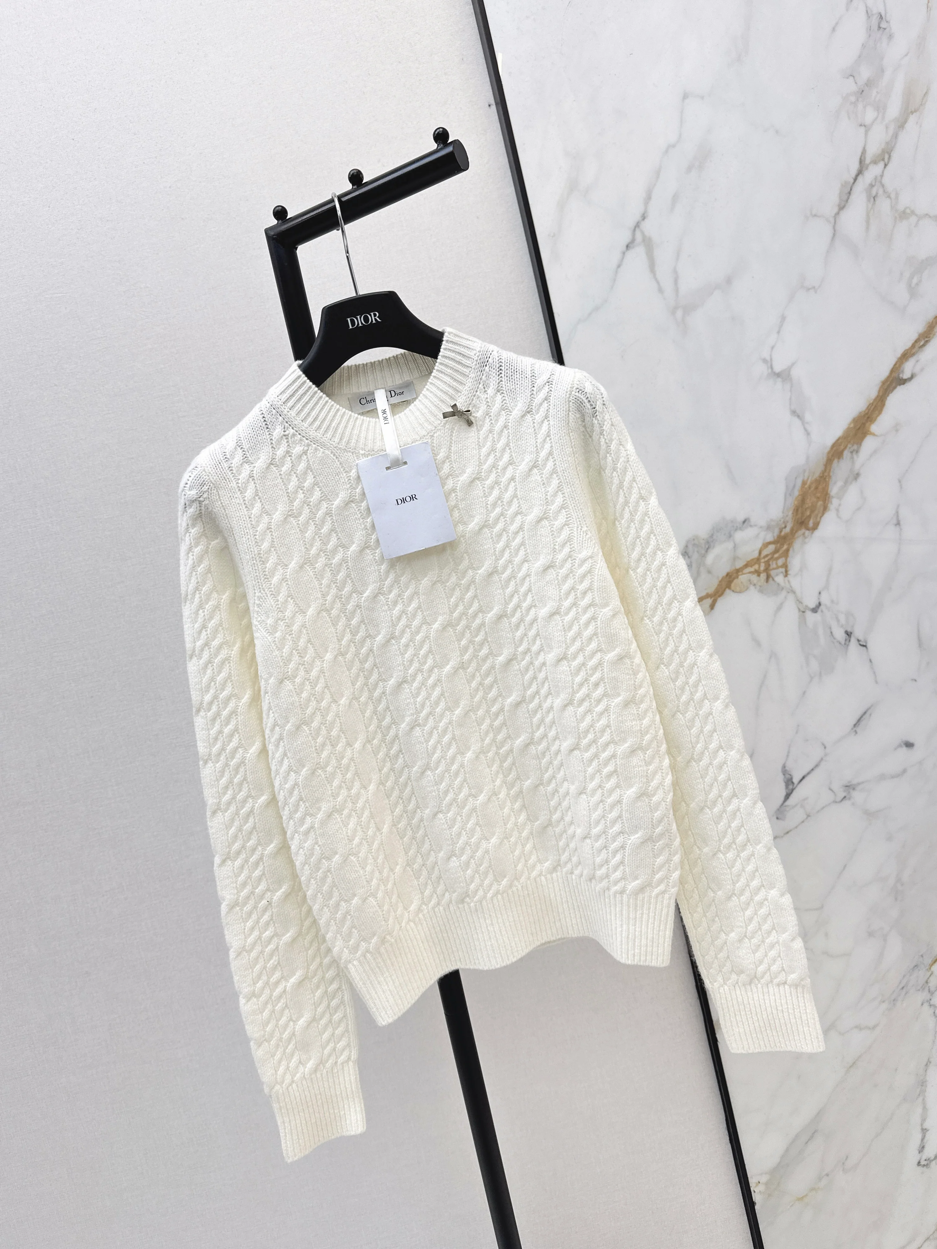 CD 26ss cable cashmere sweater