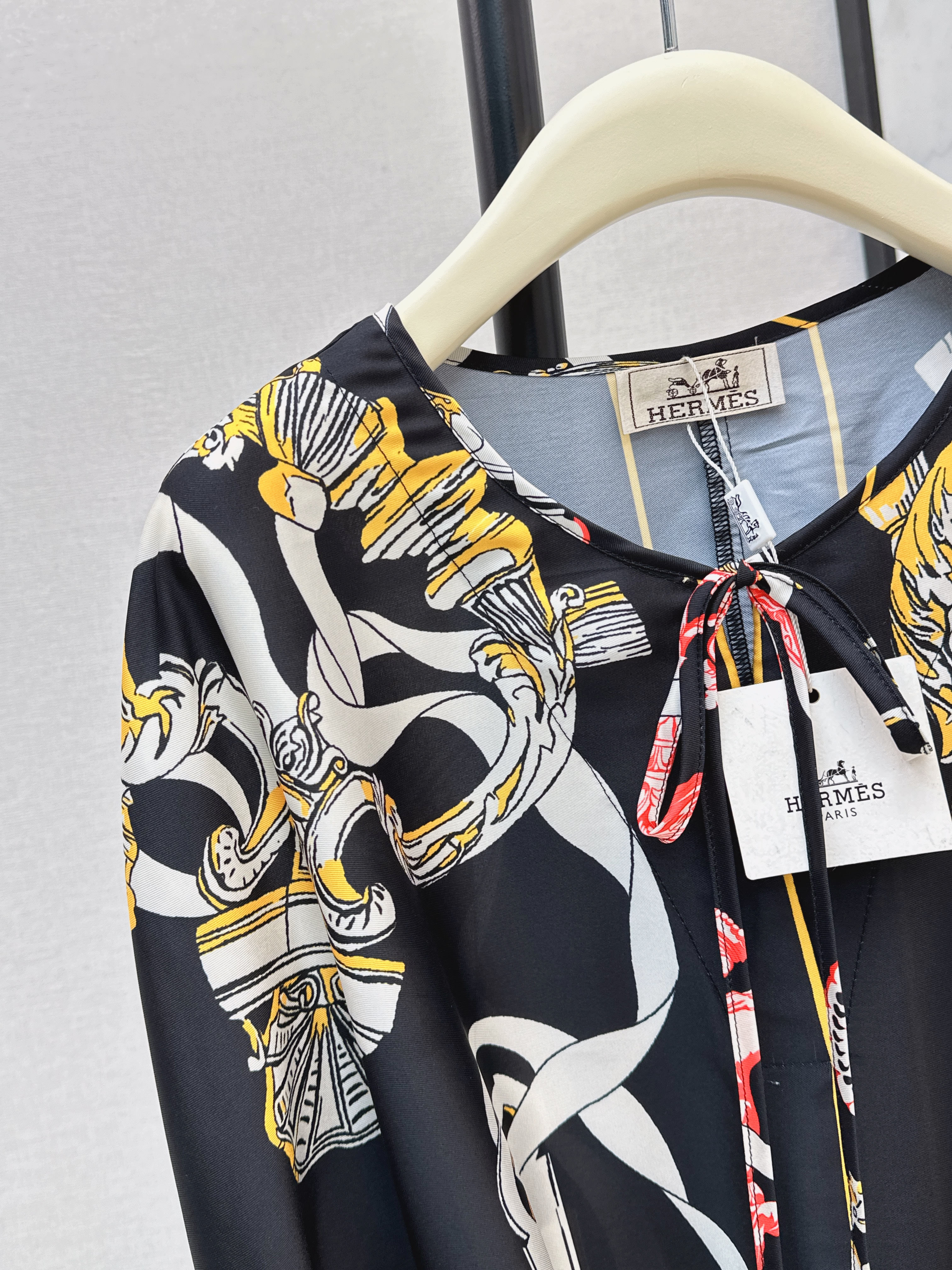 Her 26ss dolman sleeve silk dress