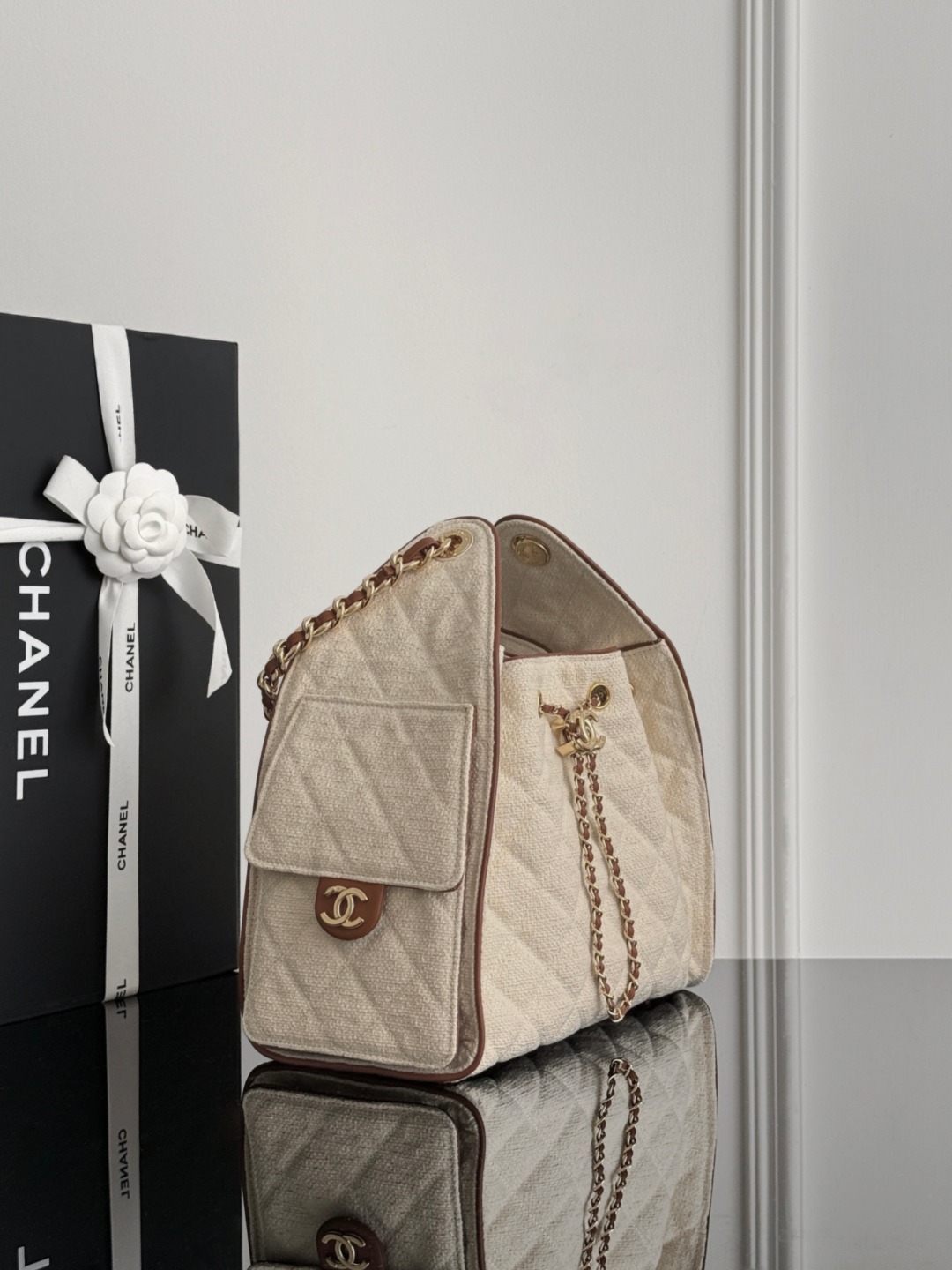 Chan 26S tote hobo bag