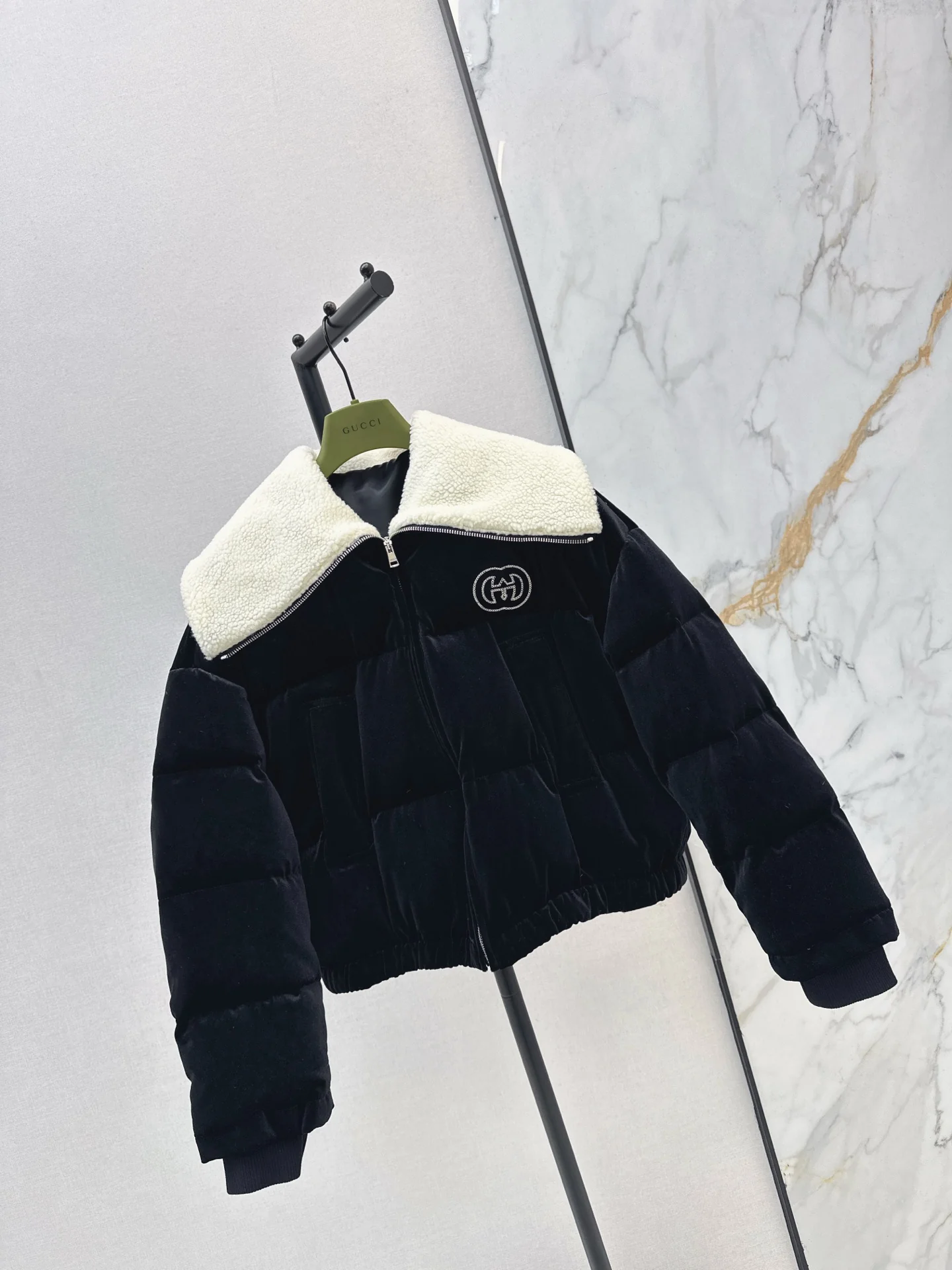 Gucc 25fw velvet down jacket