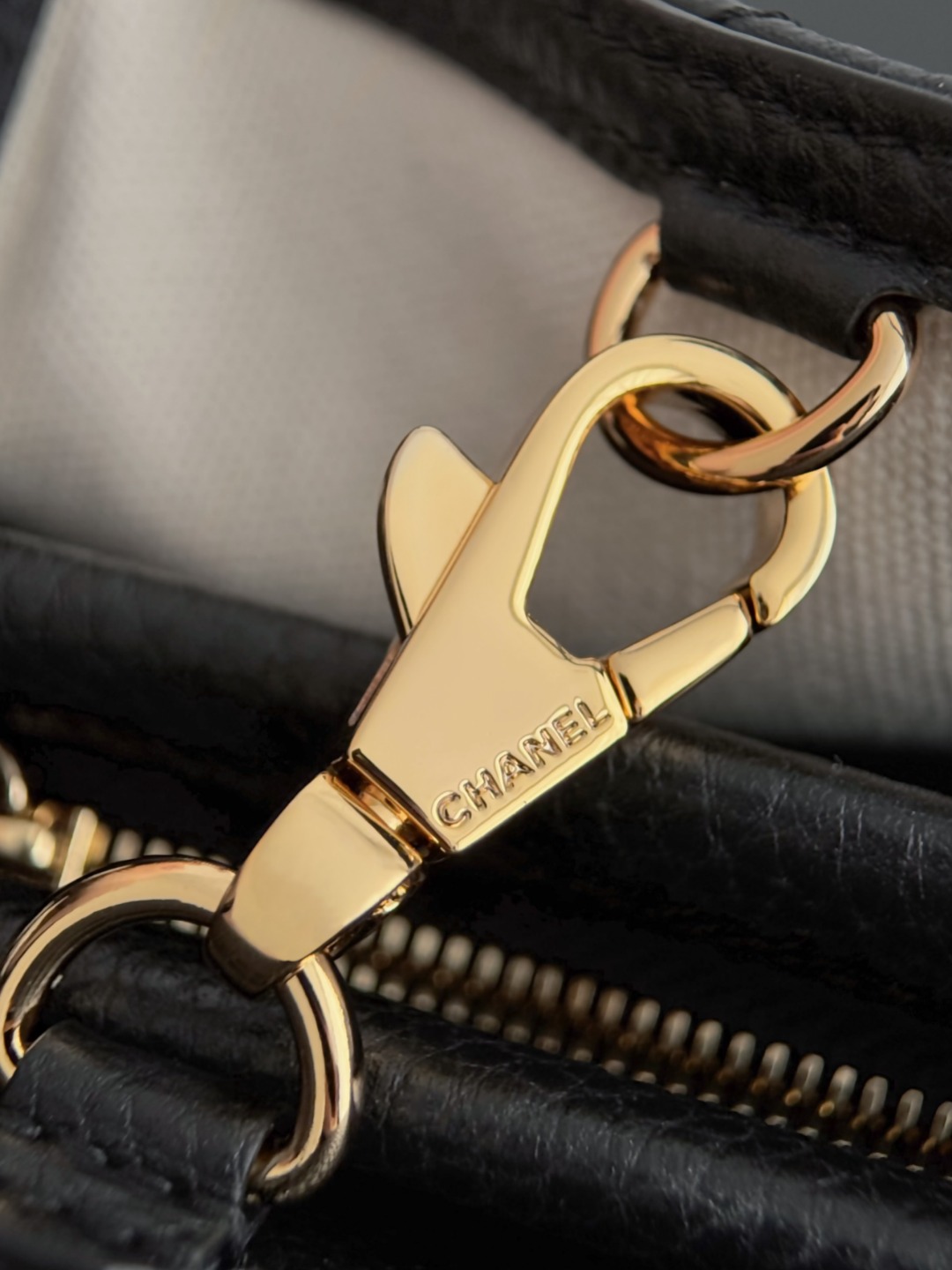Chan 26S baguette bag