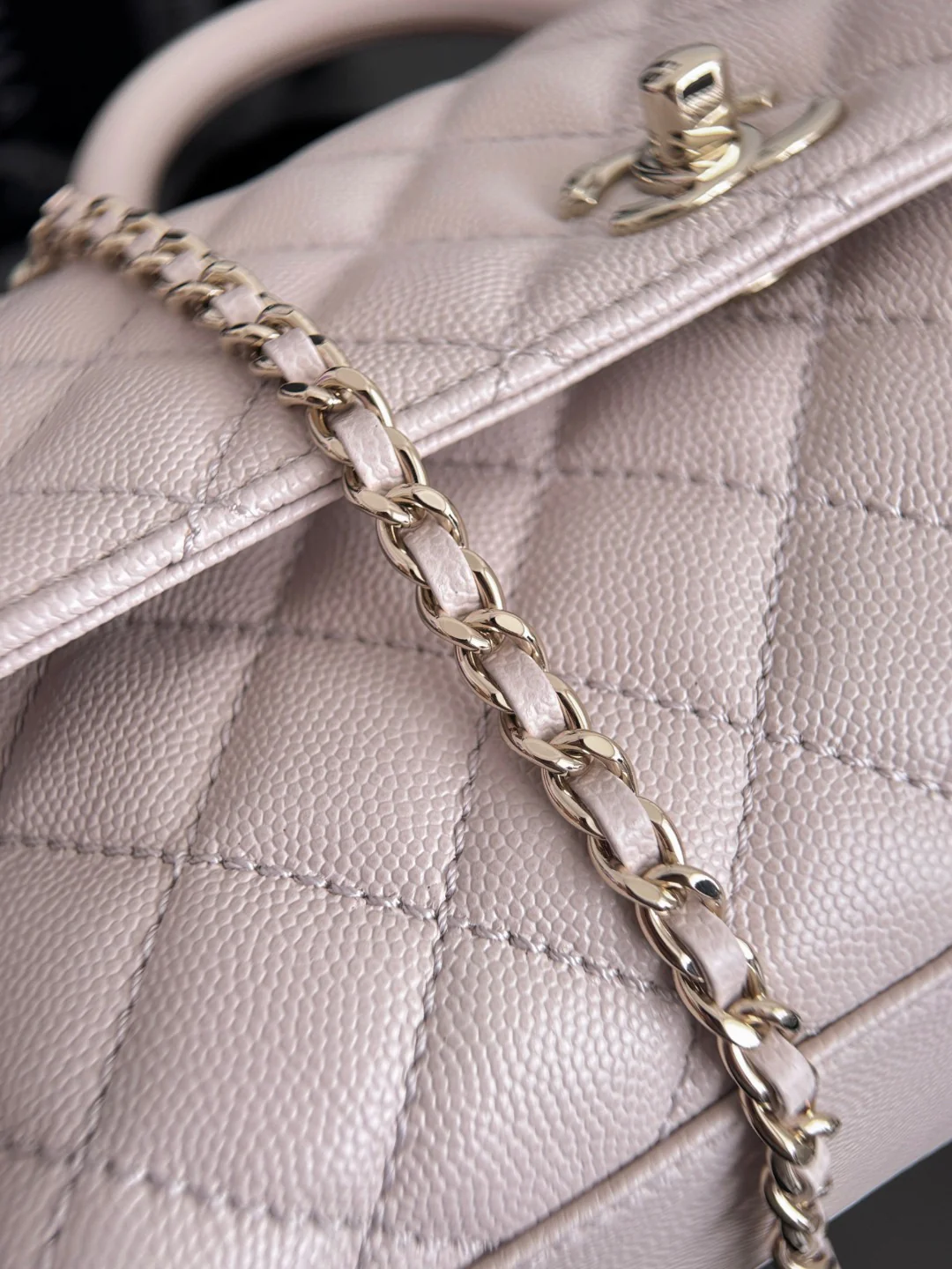 Chan 26ss coco handle shoulder bag