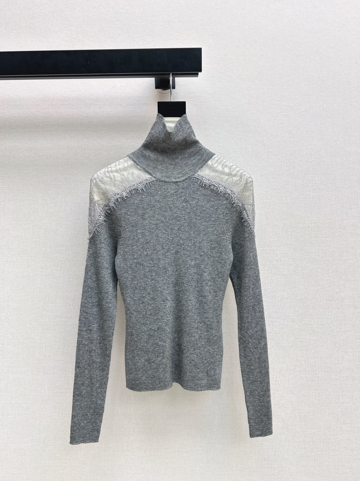 ES 25fw lace sweater