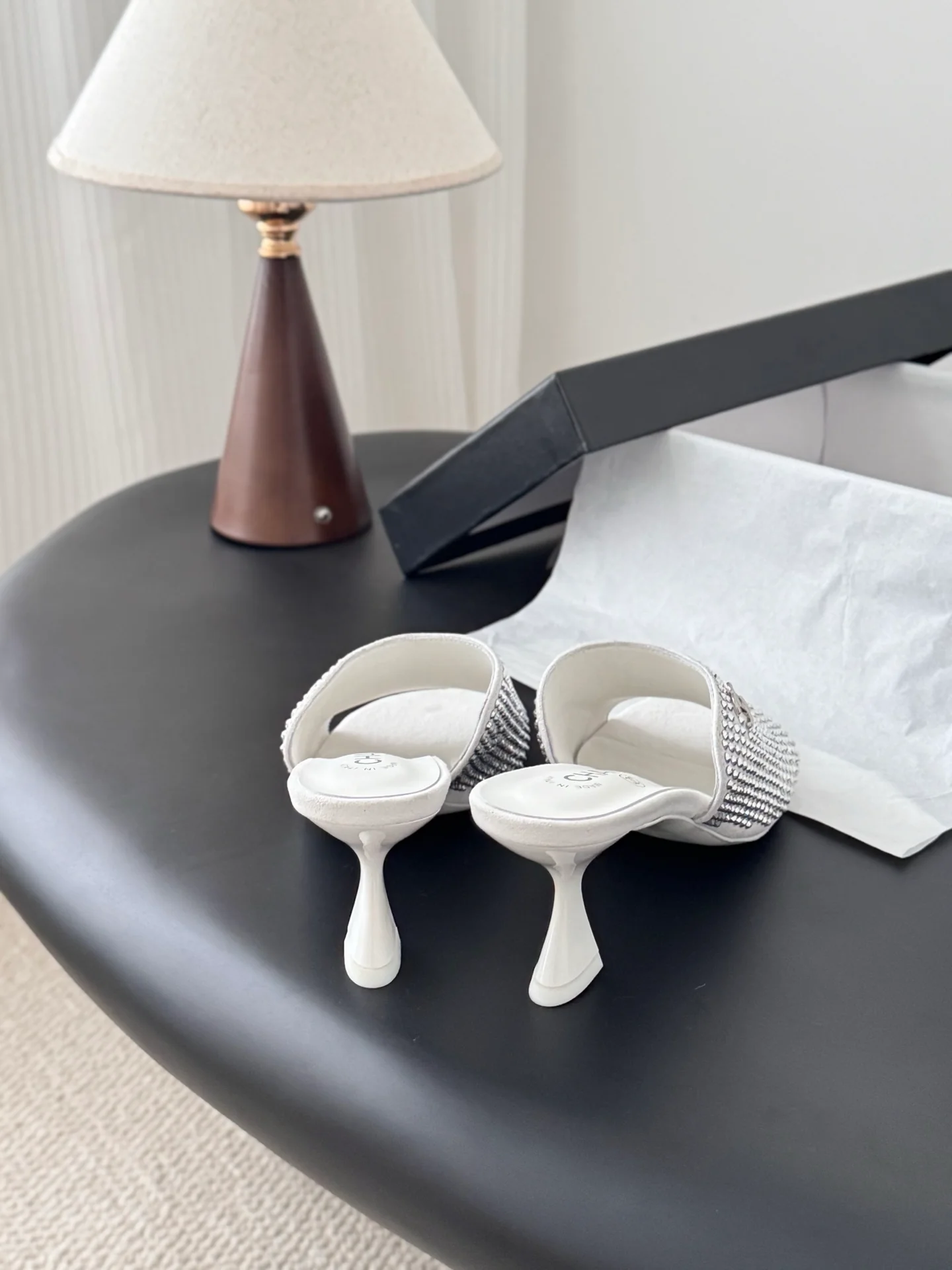 Chan 25fw kitten sandals