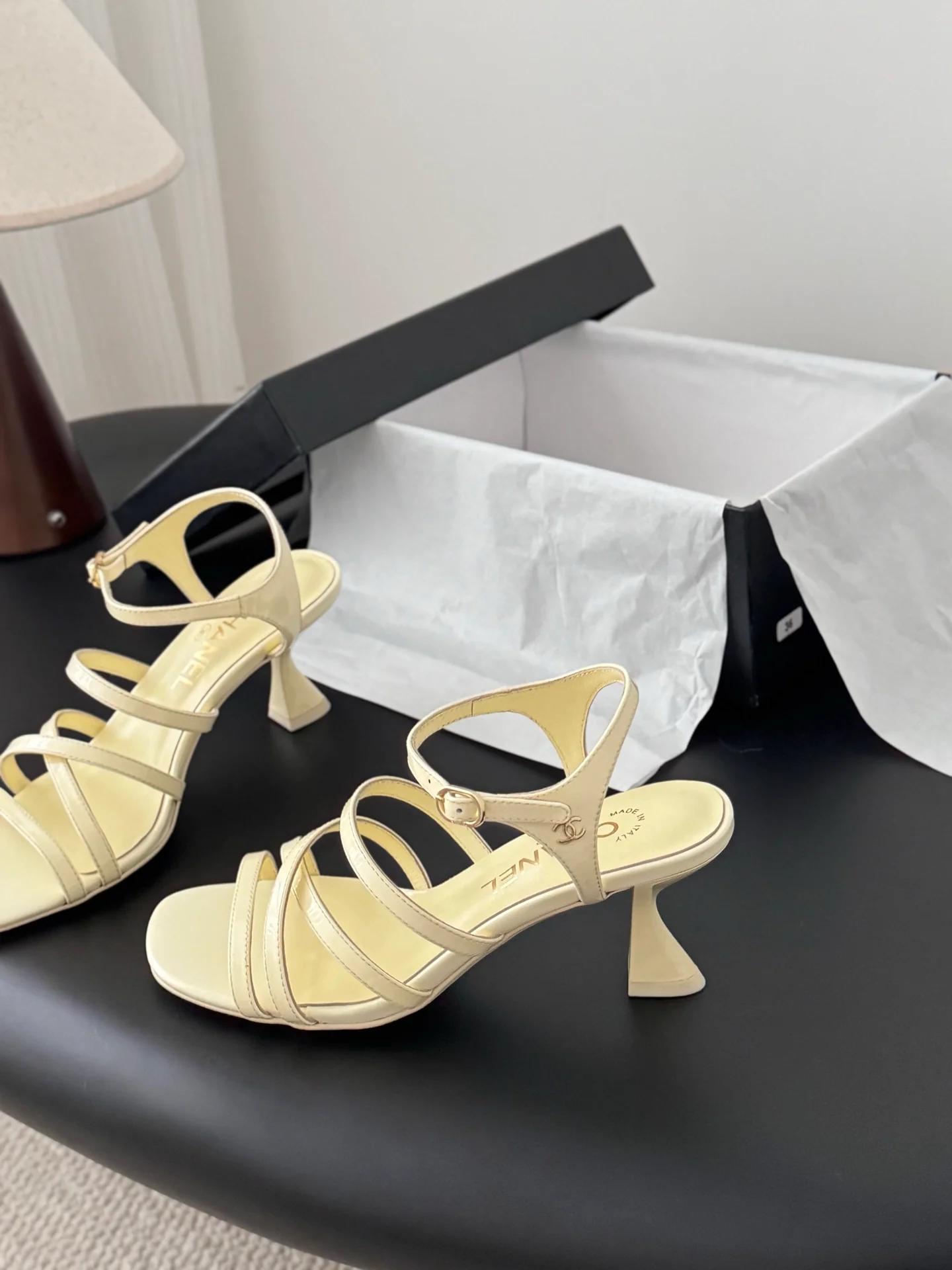 Chan 25fw kitten sandals