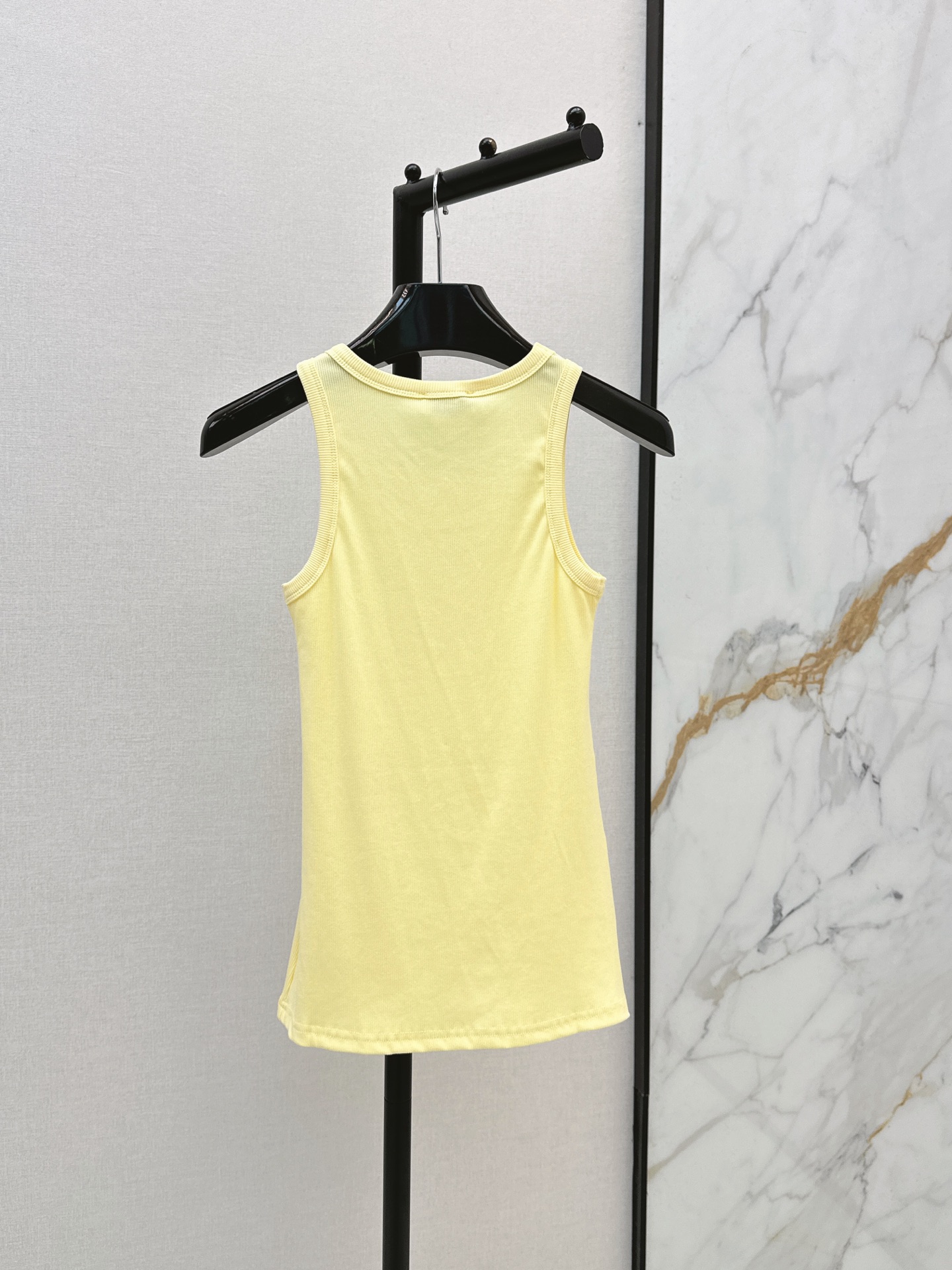 Celi 26ss rib knit vest