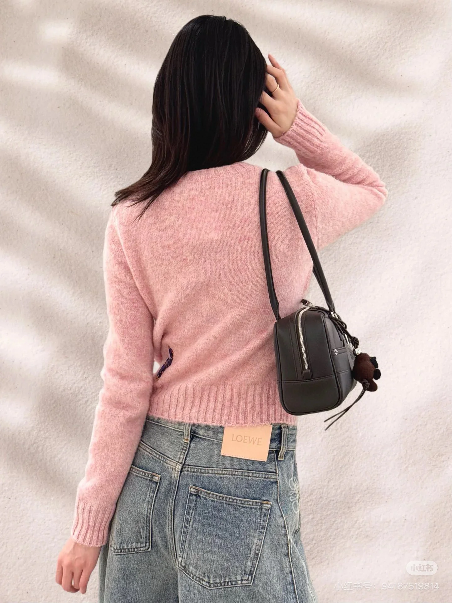 Loe 25fw embroidery sweater