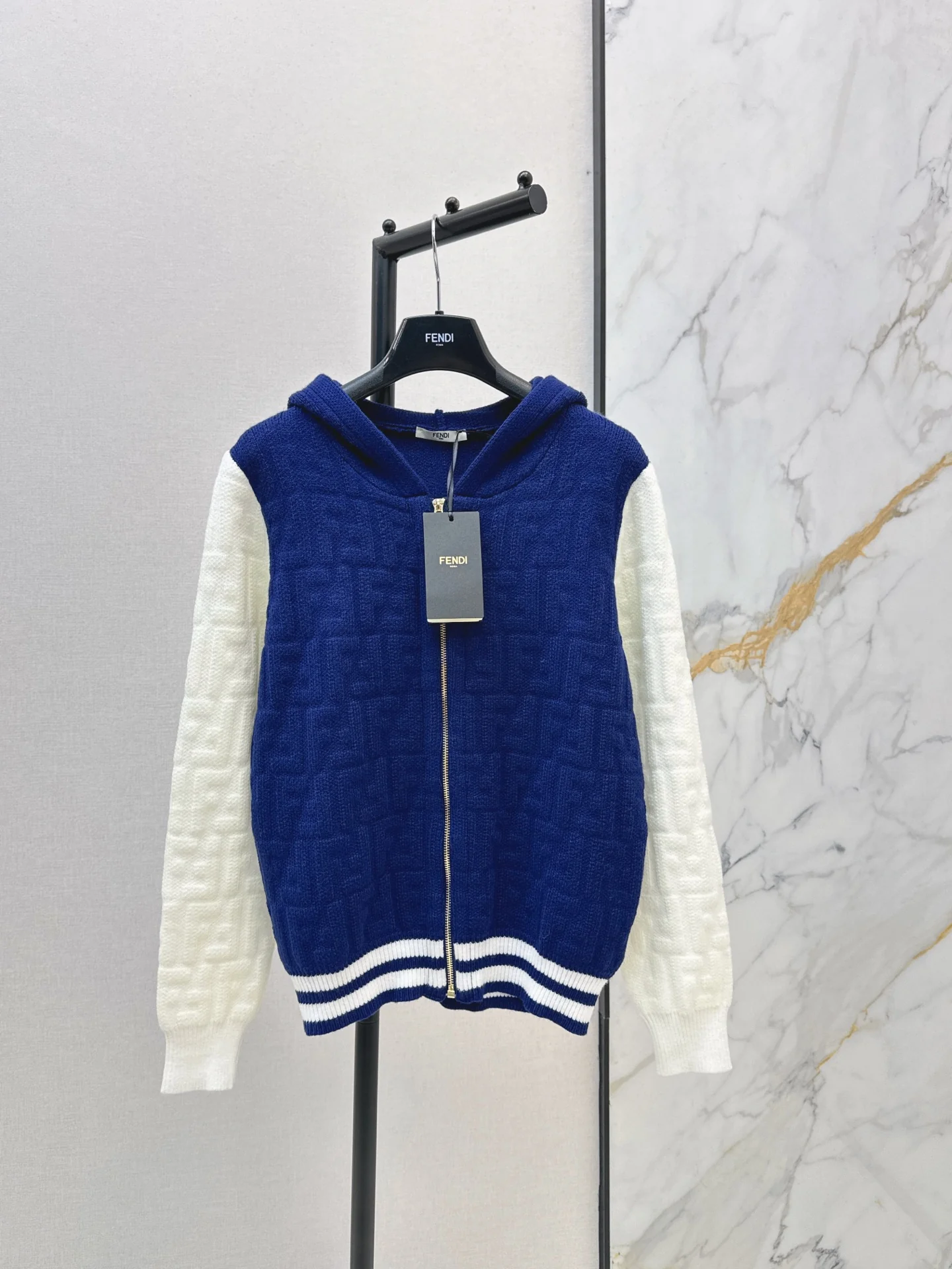 Fend 25fw hooded cardigan