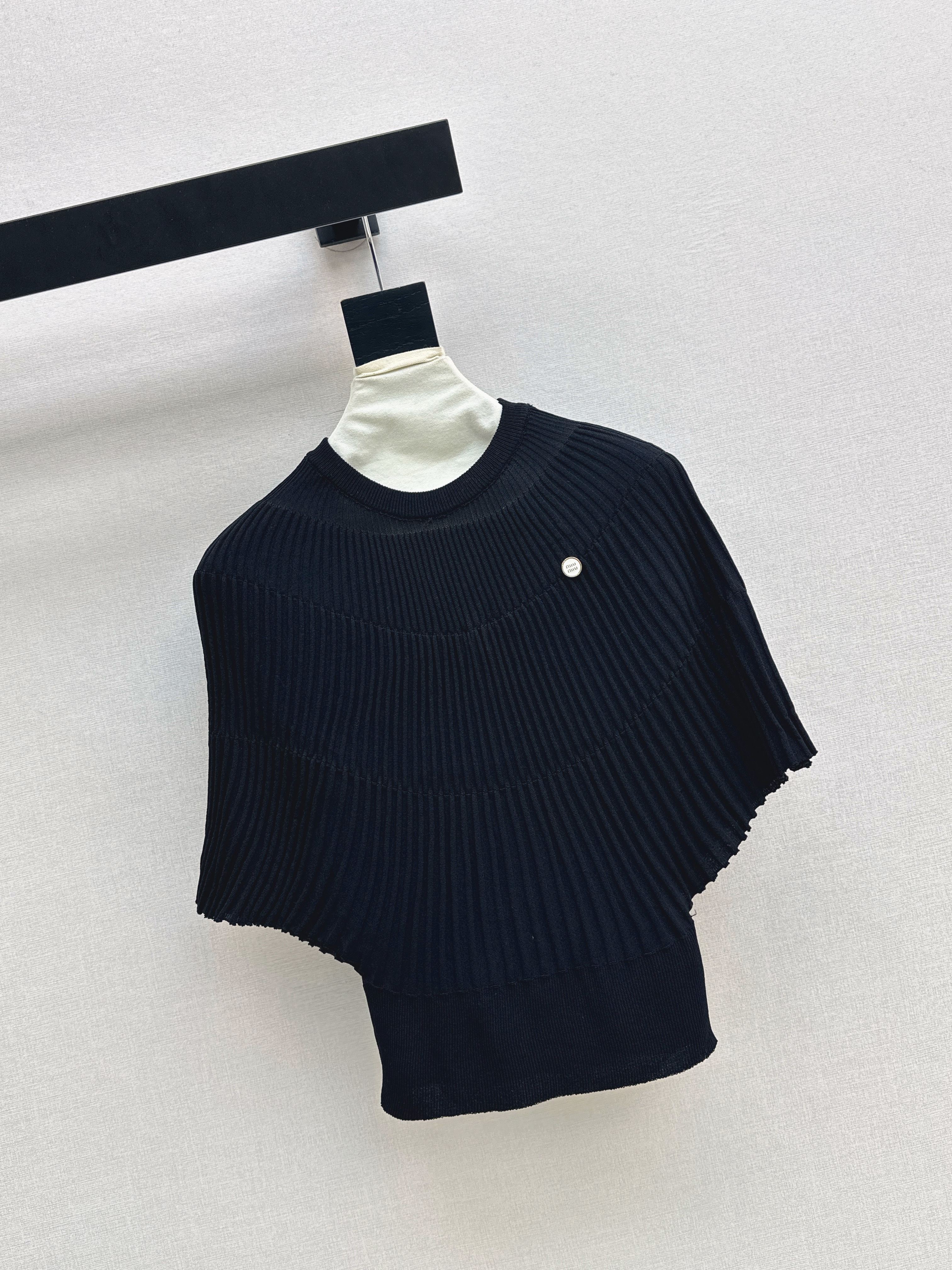 Miu 26ss cape knitwear