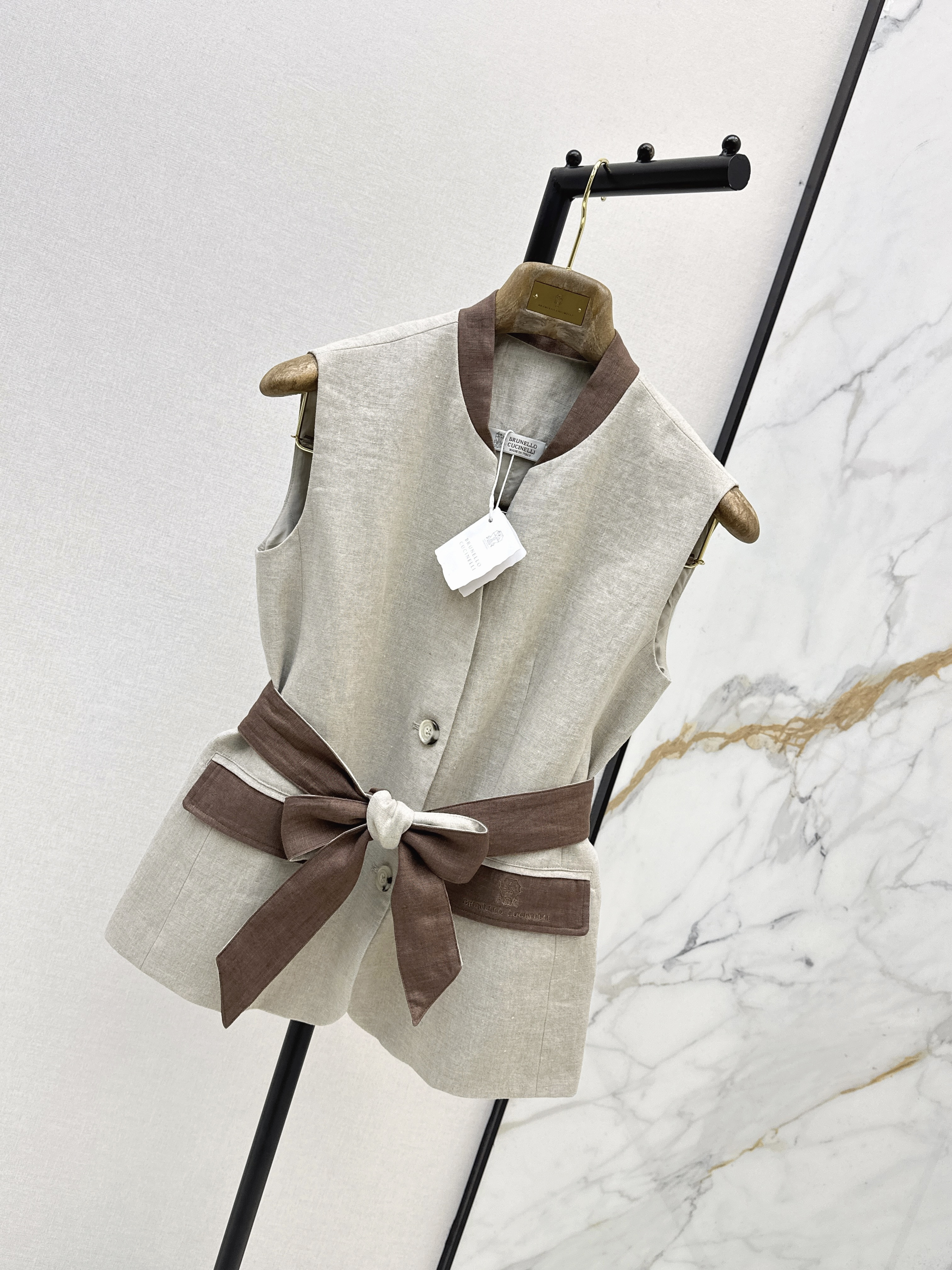 Brun 26ss sleeveless belted vest top