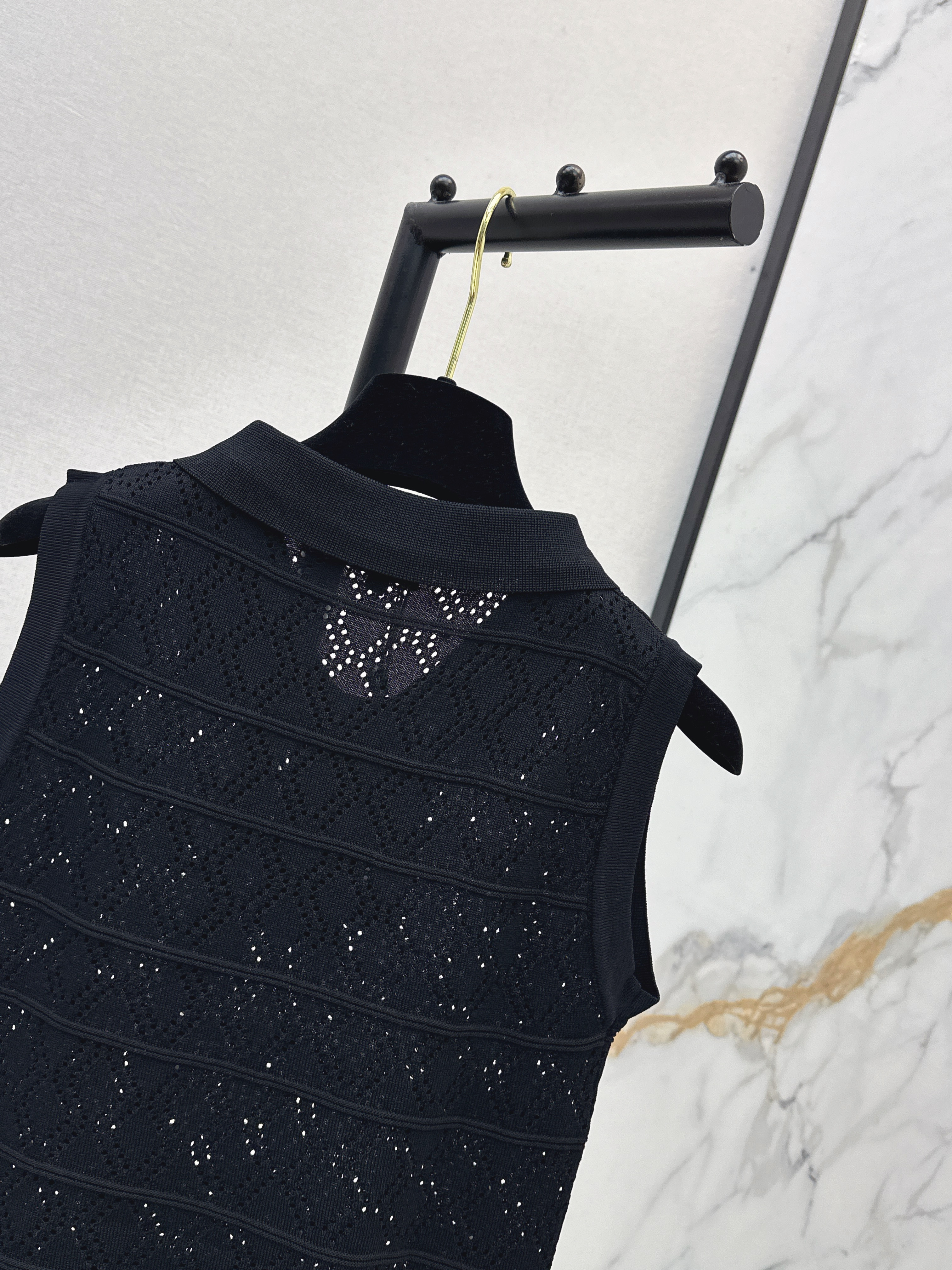 Chan 26ss lace knit vest