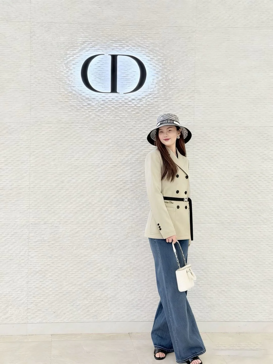 CD 25fw trench coats