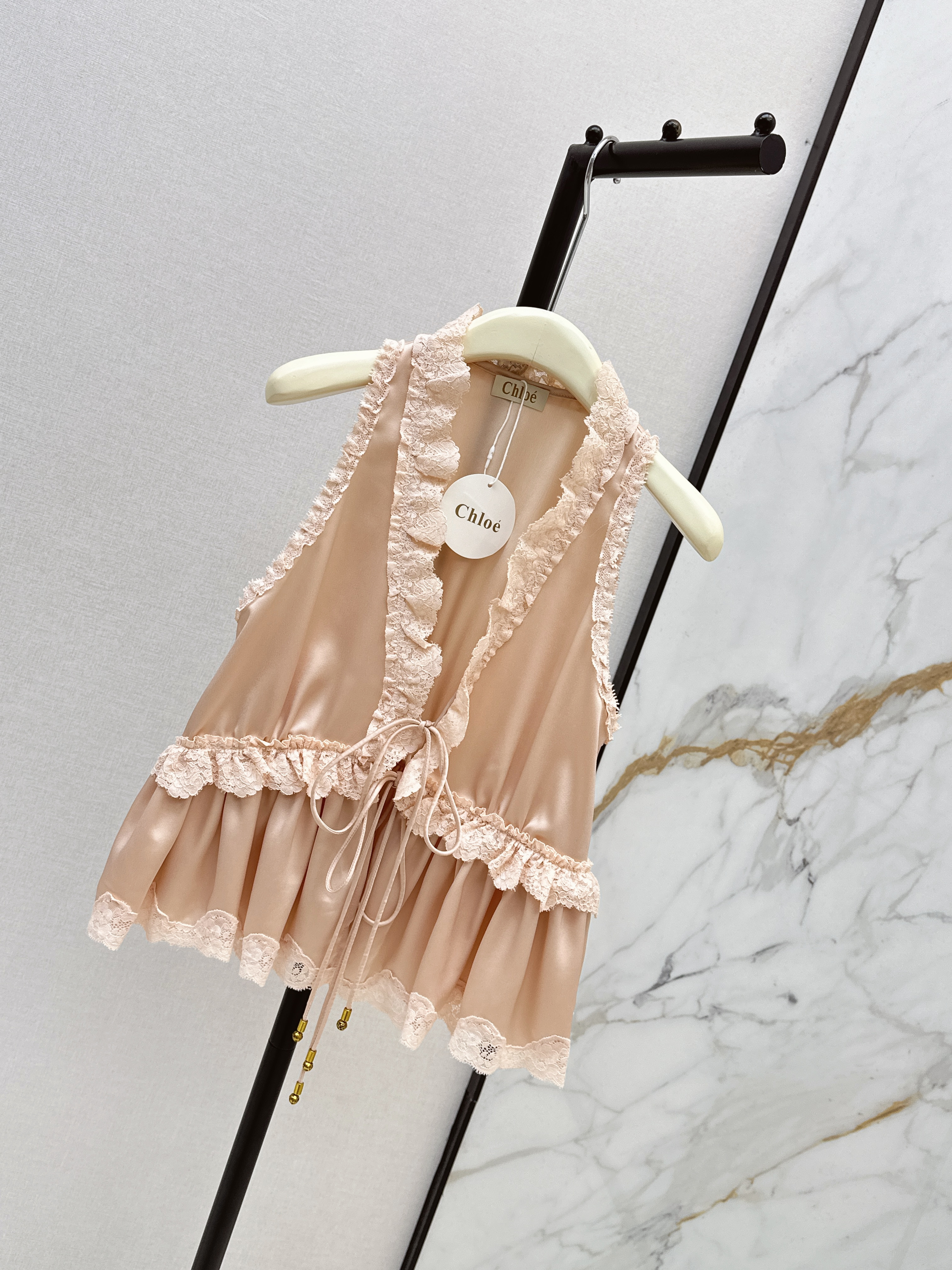Chol 26ss lace v-neck top