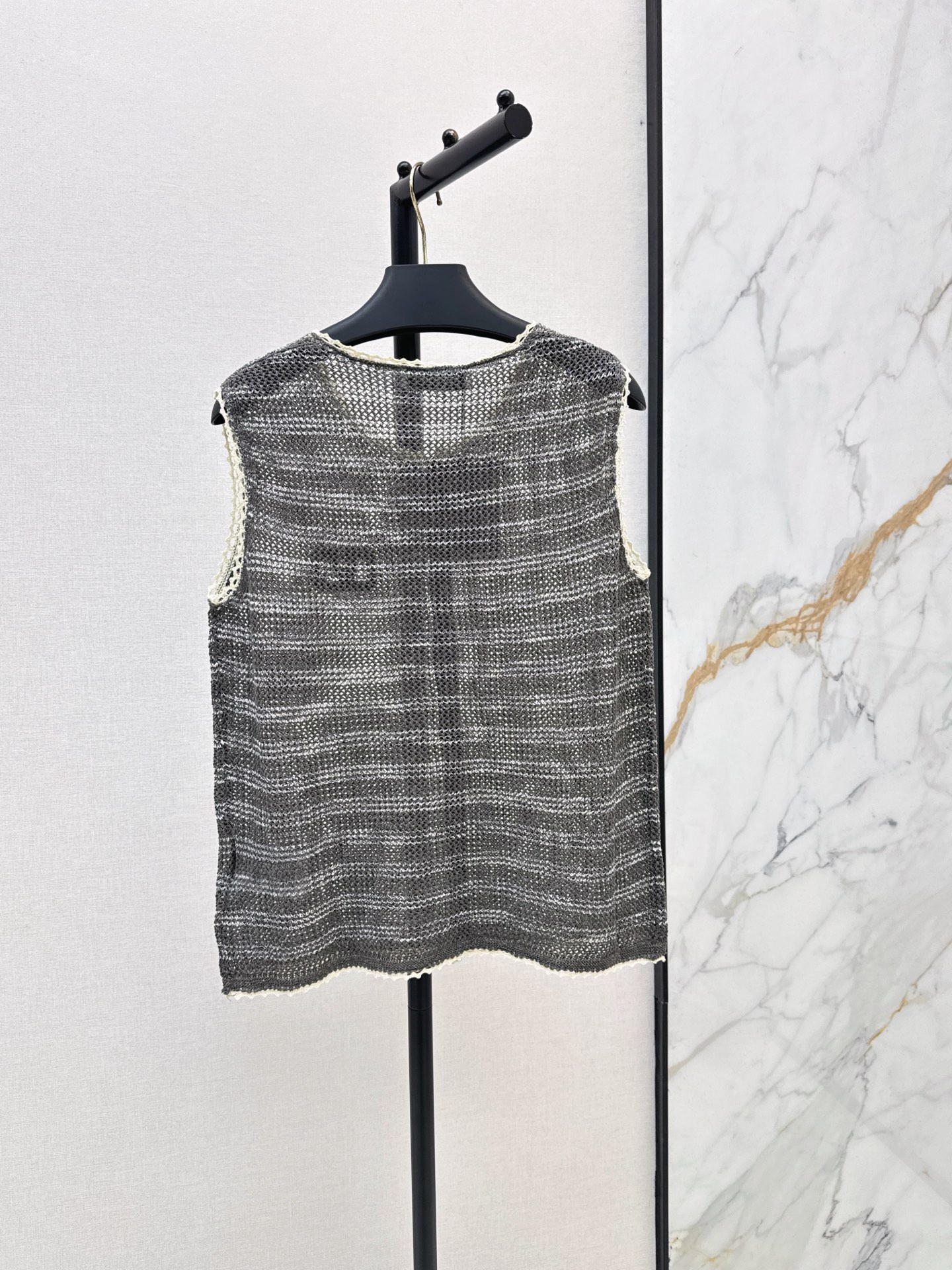 Valen 26ss stripe knit vest
