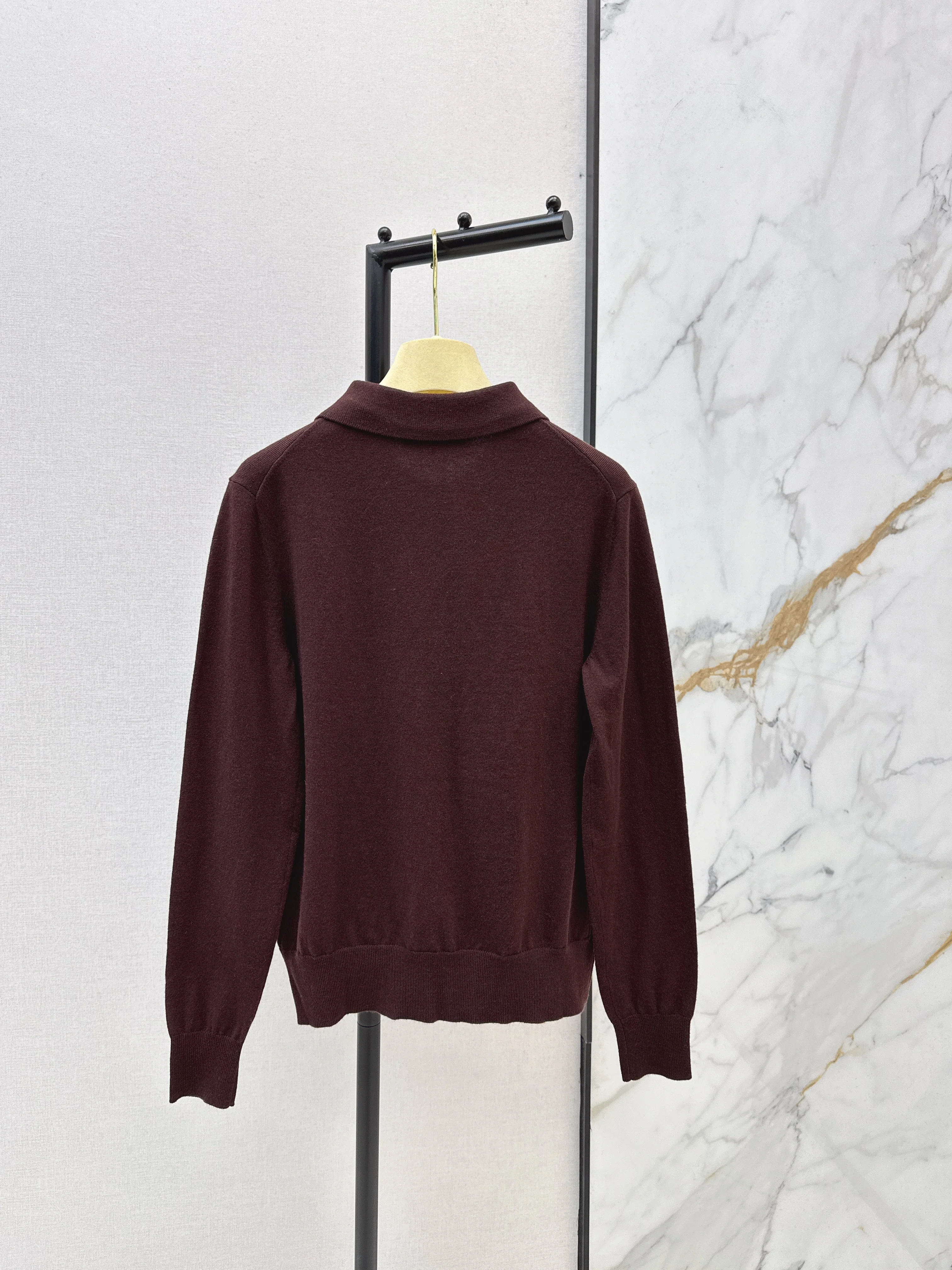 Miu 26ss embroidery sweater