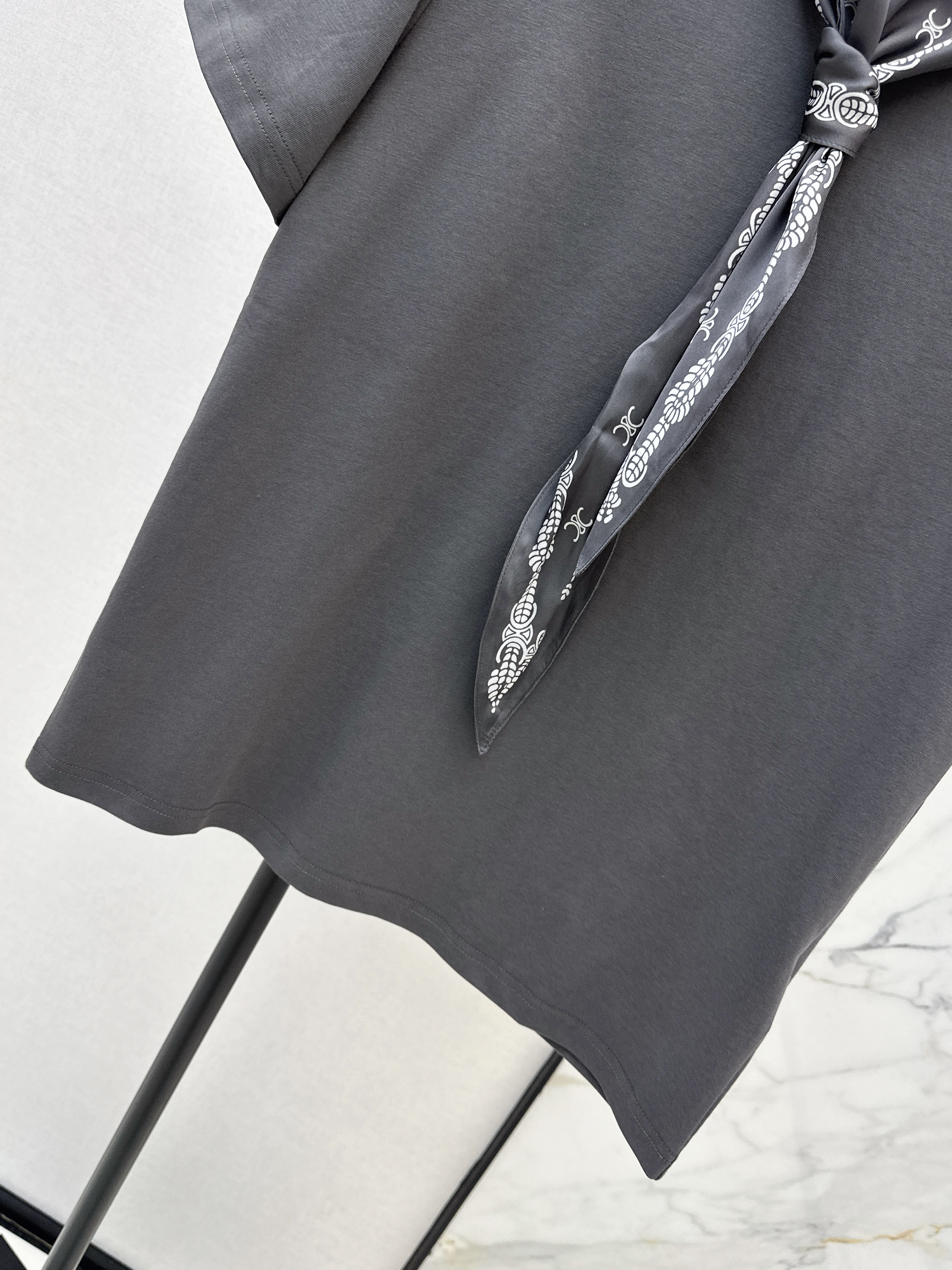 Celi 26ss print silk scarf t-shirts