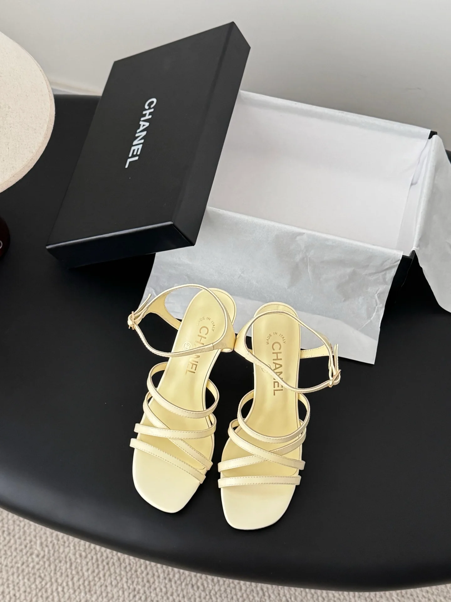 Chan 25fw high heel sandals