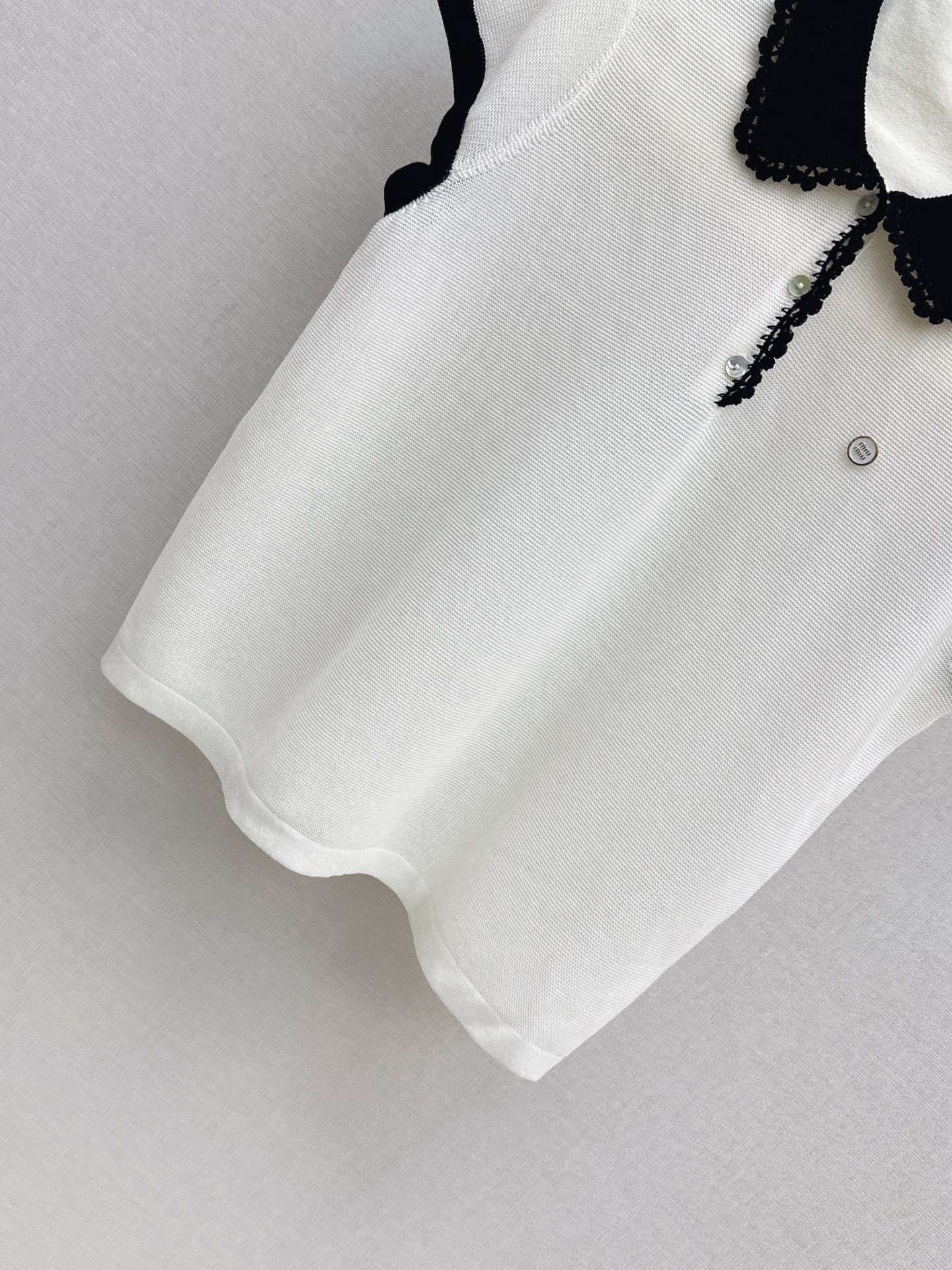 Miu 26ss sleeveless polo knitwear