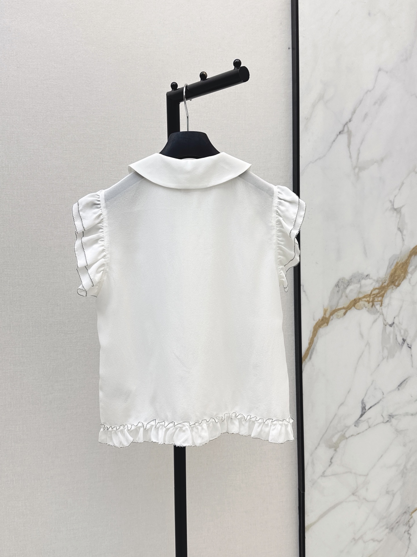 CD 26ss sleeveless ruffle shirt