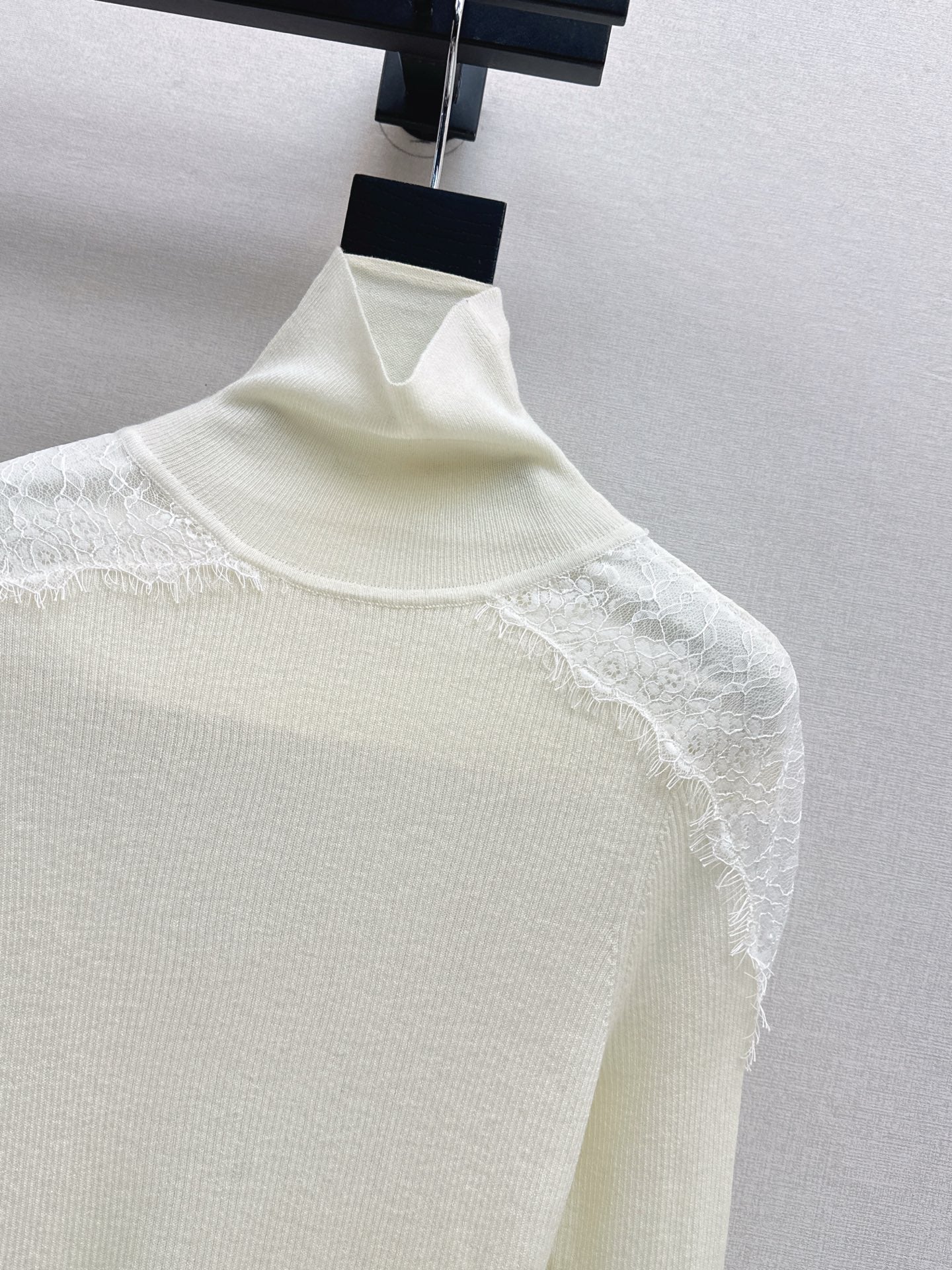 ES 25fw lace sweater