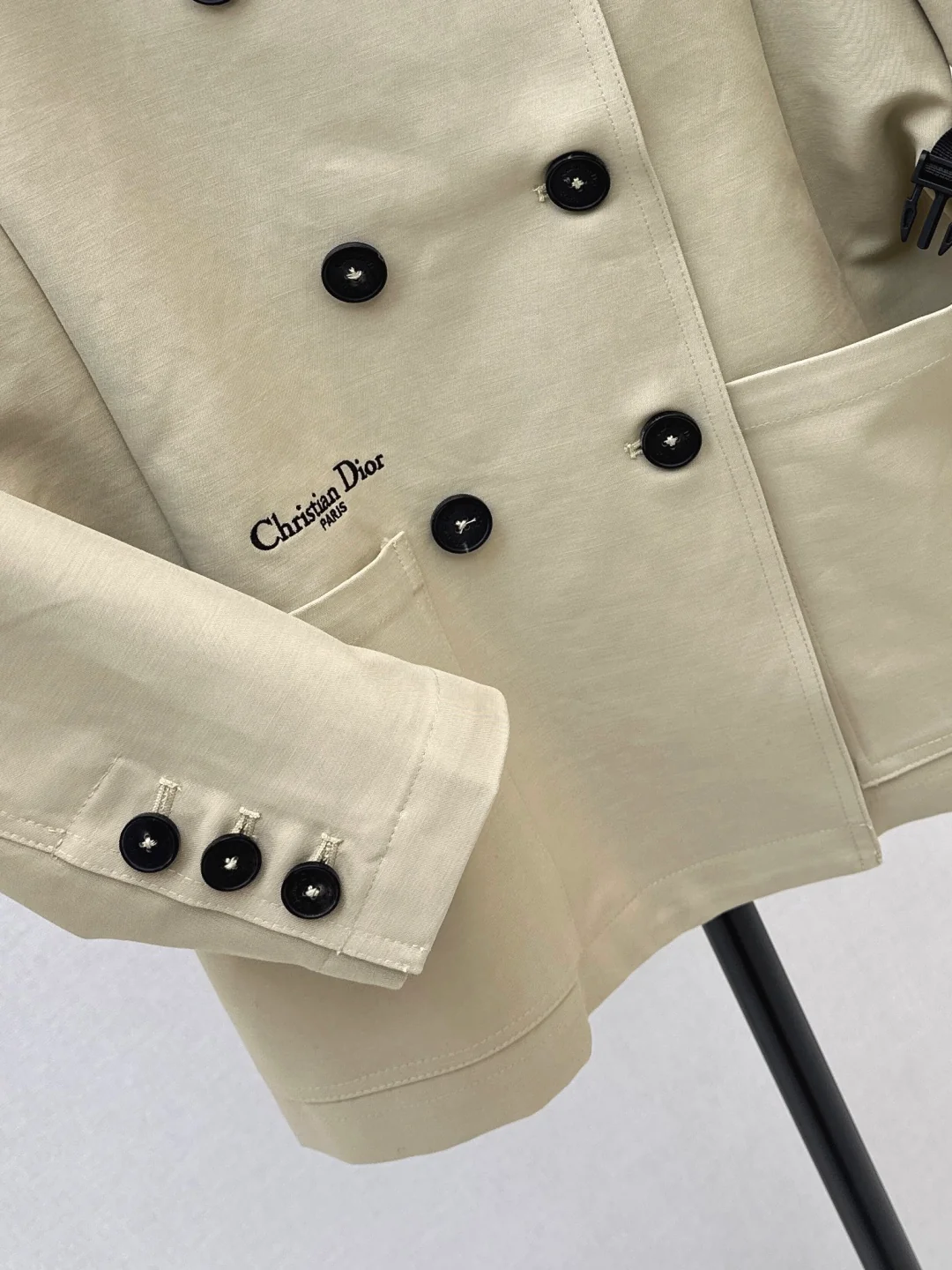 CD 25fw trench coats