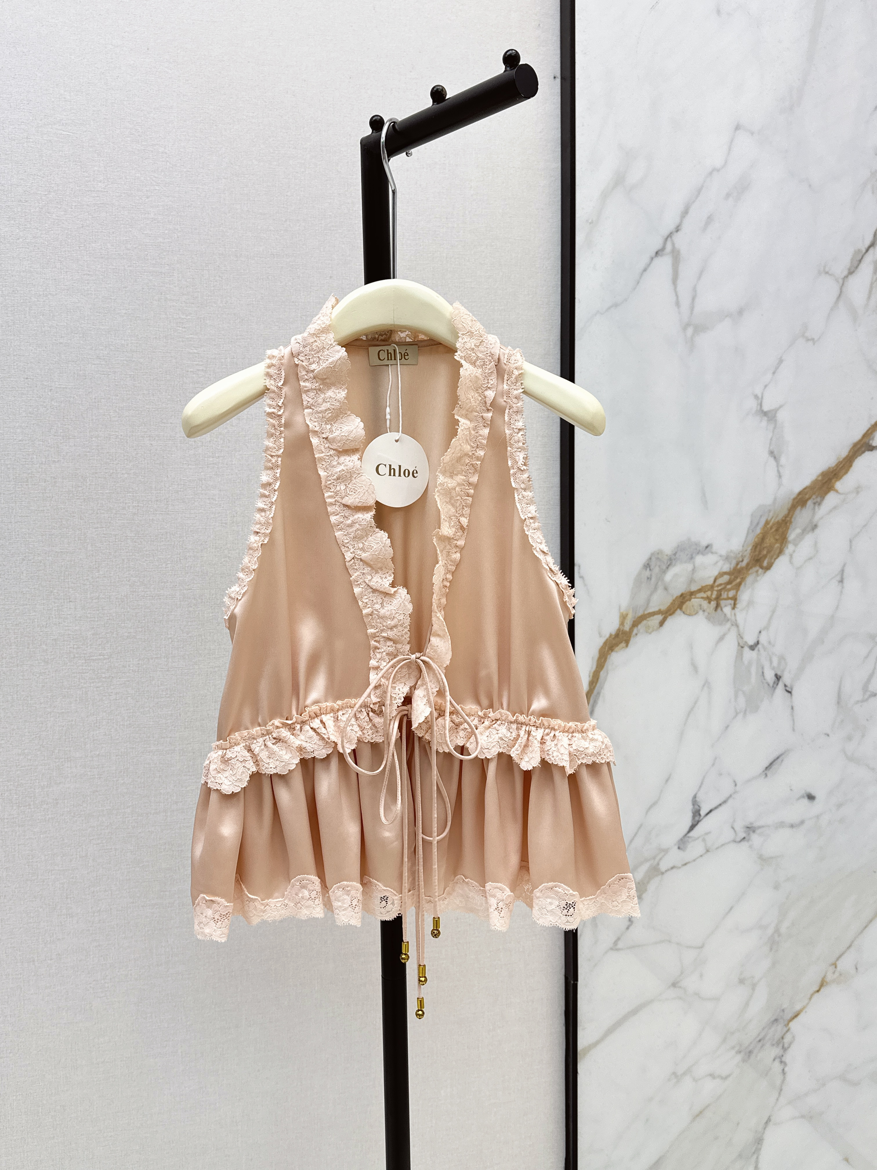 Chol 26ss lace v-neck top