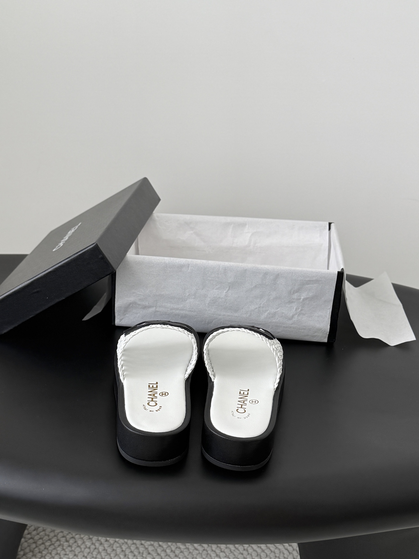 Chan 26ss woven sandals