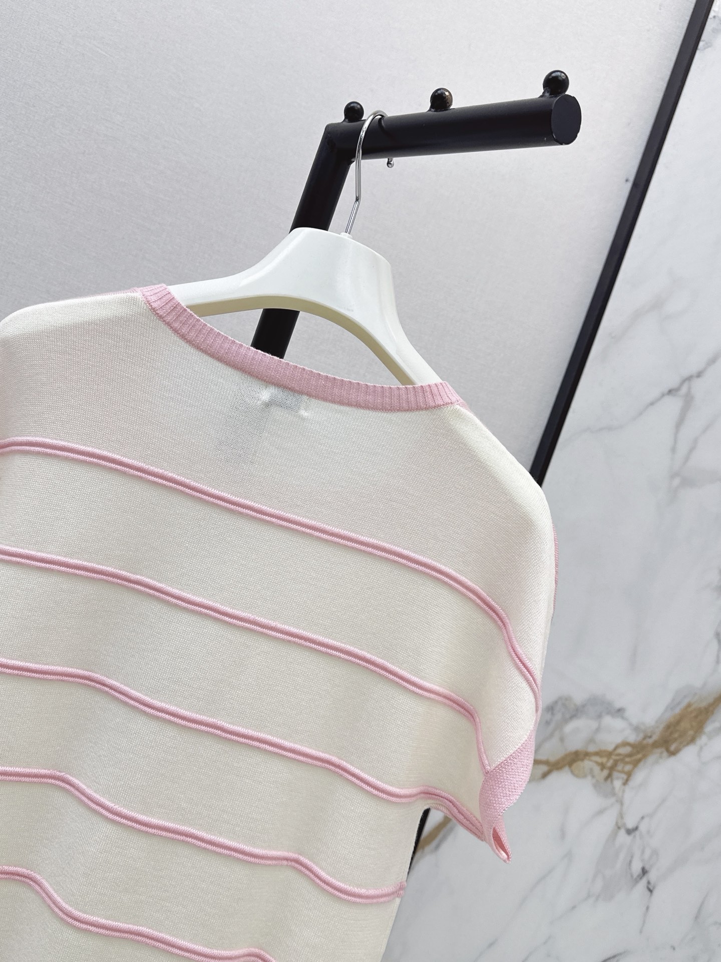 Loe 26ss stripe knit sweater