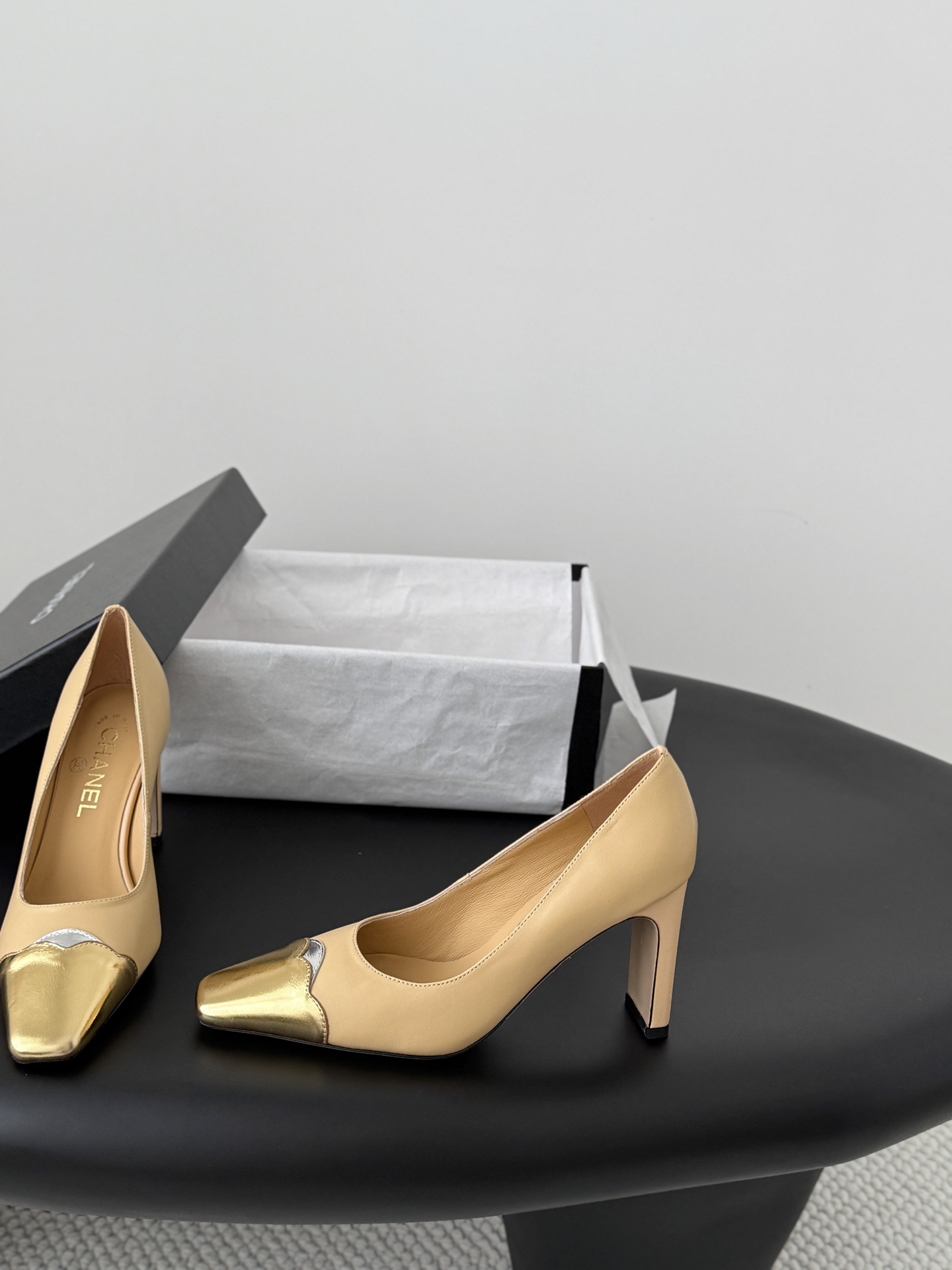 Chan 26P gold cap toe pump