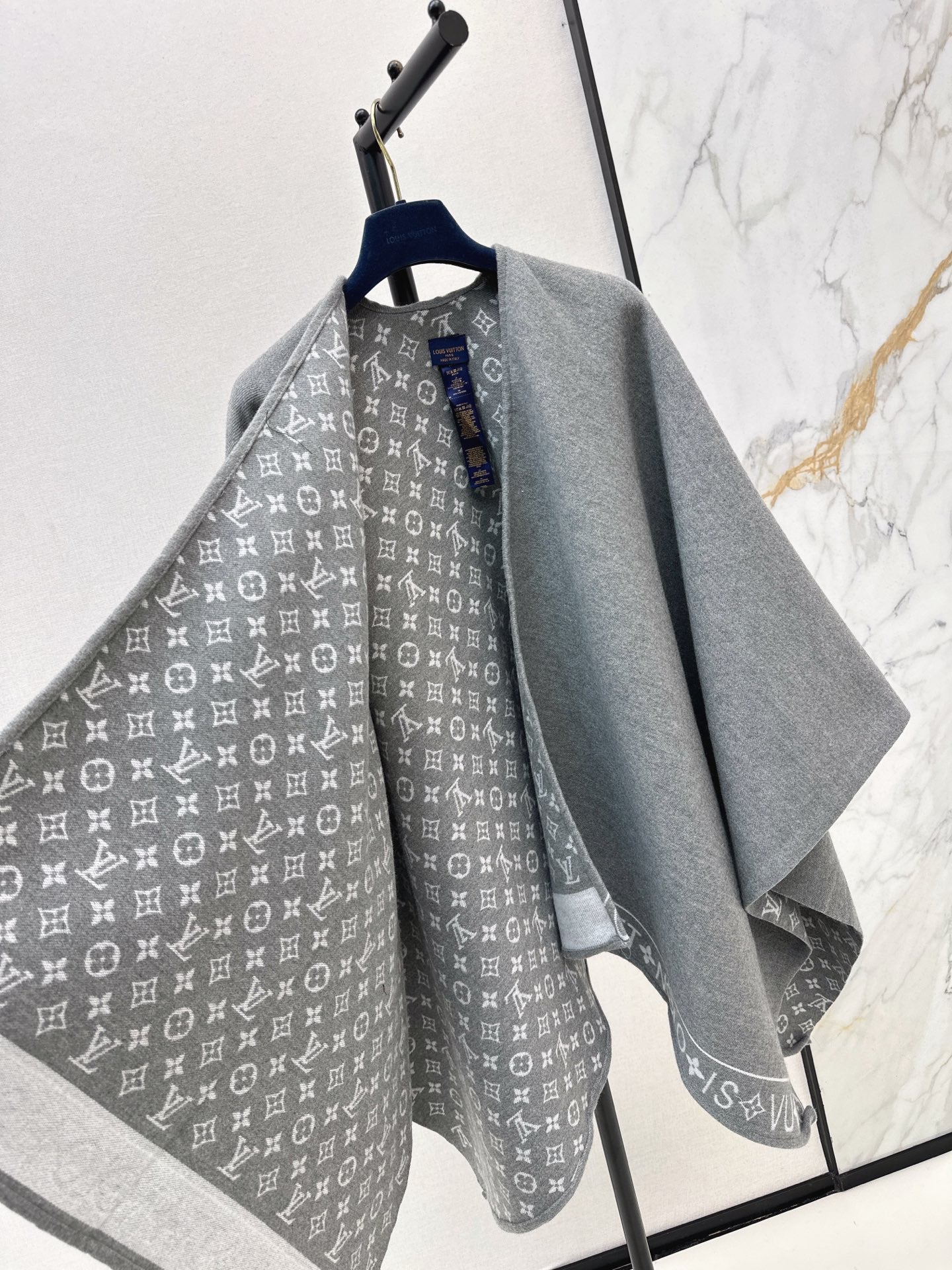 Loui 25fw wool shawls