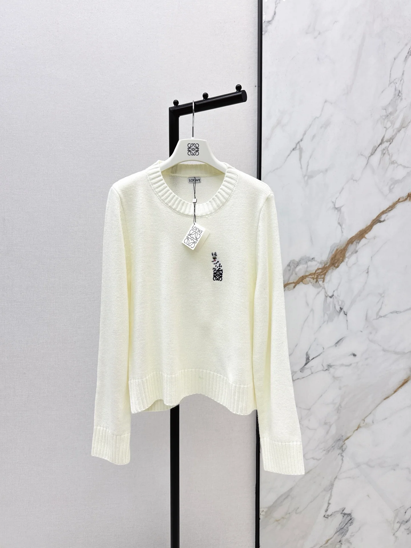Loe 25fw embroidery sweater