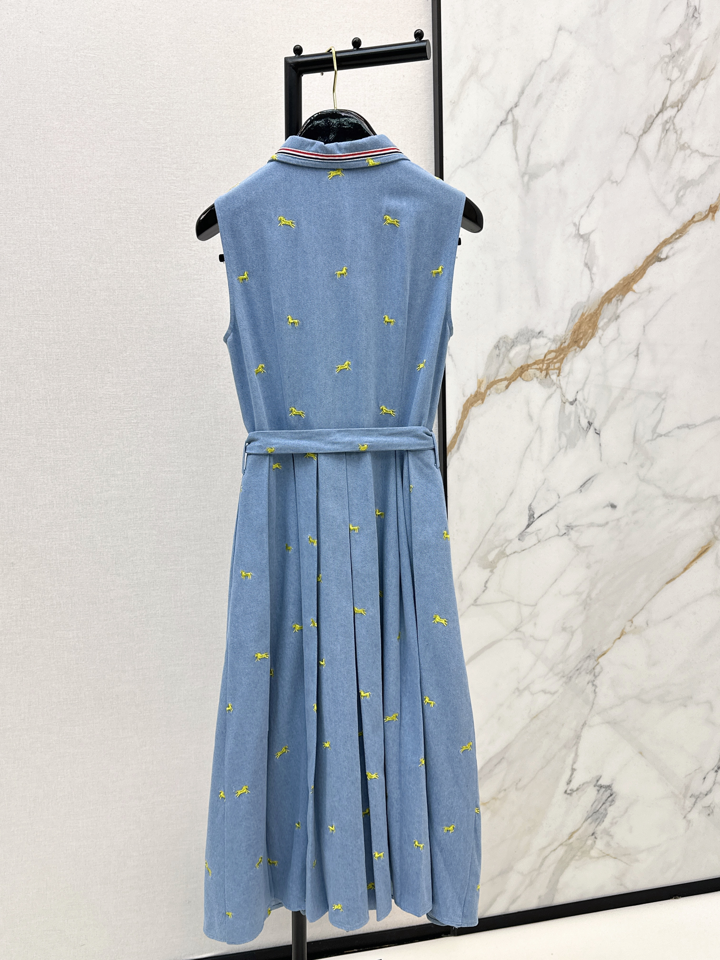 Thom 26ss embroidery sleeveless dress