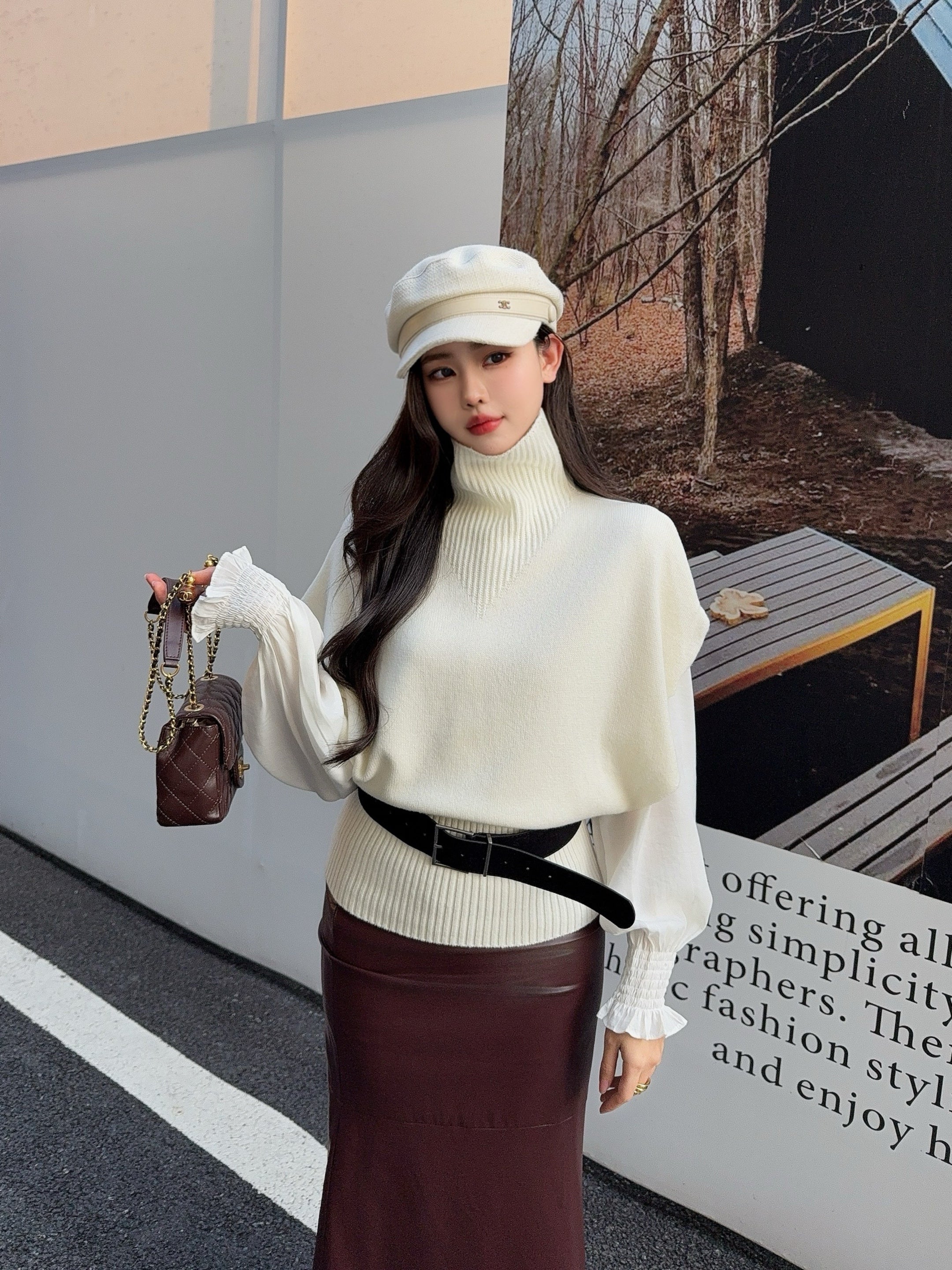 Brun 26ss sleeveless sweater with belted